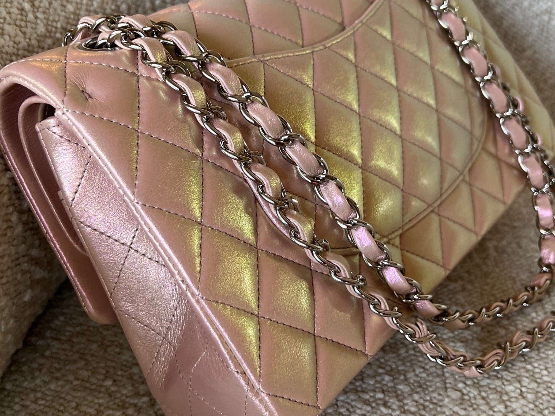 CHANEL Handbag 21K Medium Pink Iridescent Lambskin Quilted Classic Flap SHW - Redeluxe