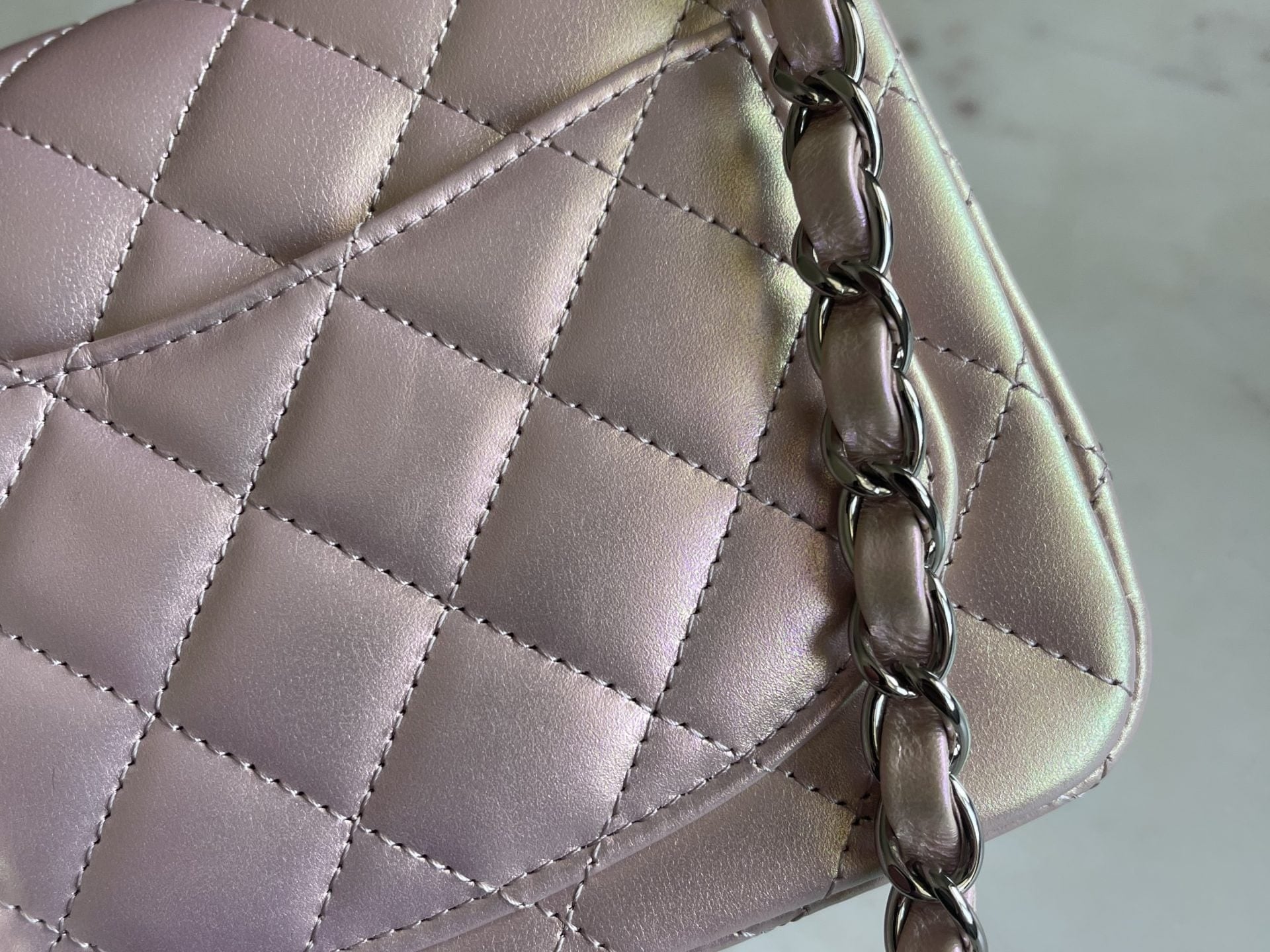 CHANEL Handbag 21K Mini Pink Iridescent Square Lambskin Quilted Classic Flap SHW - Redeluxe