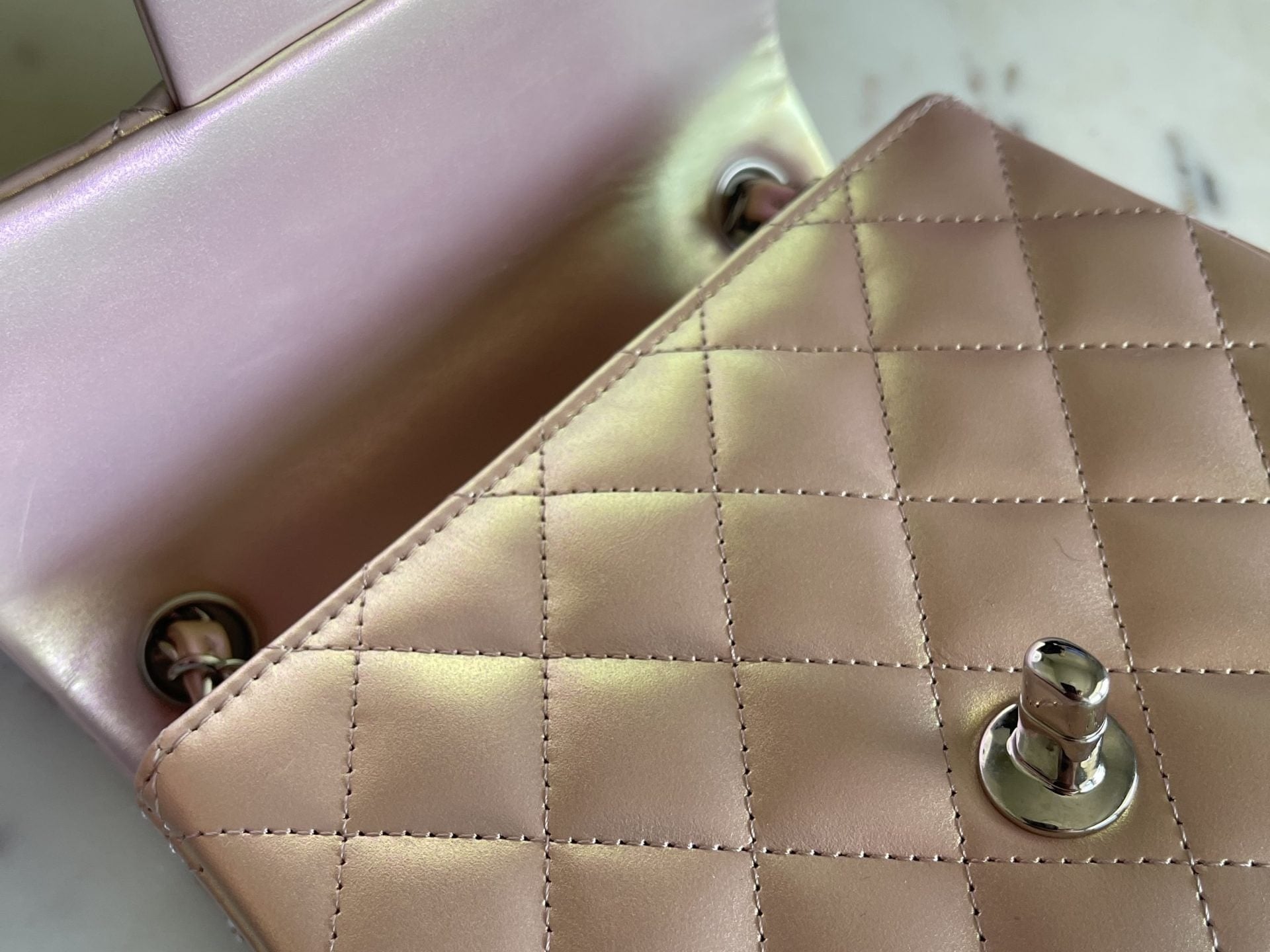 CHANEL Handbag 21K Mini Pink Iridescent Square Lambskin Quilted Classic Flap SHW - Redeluxe