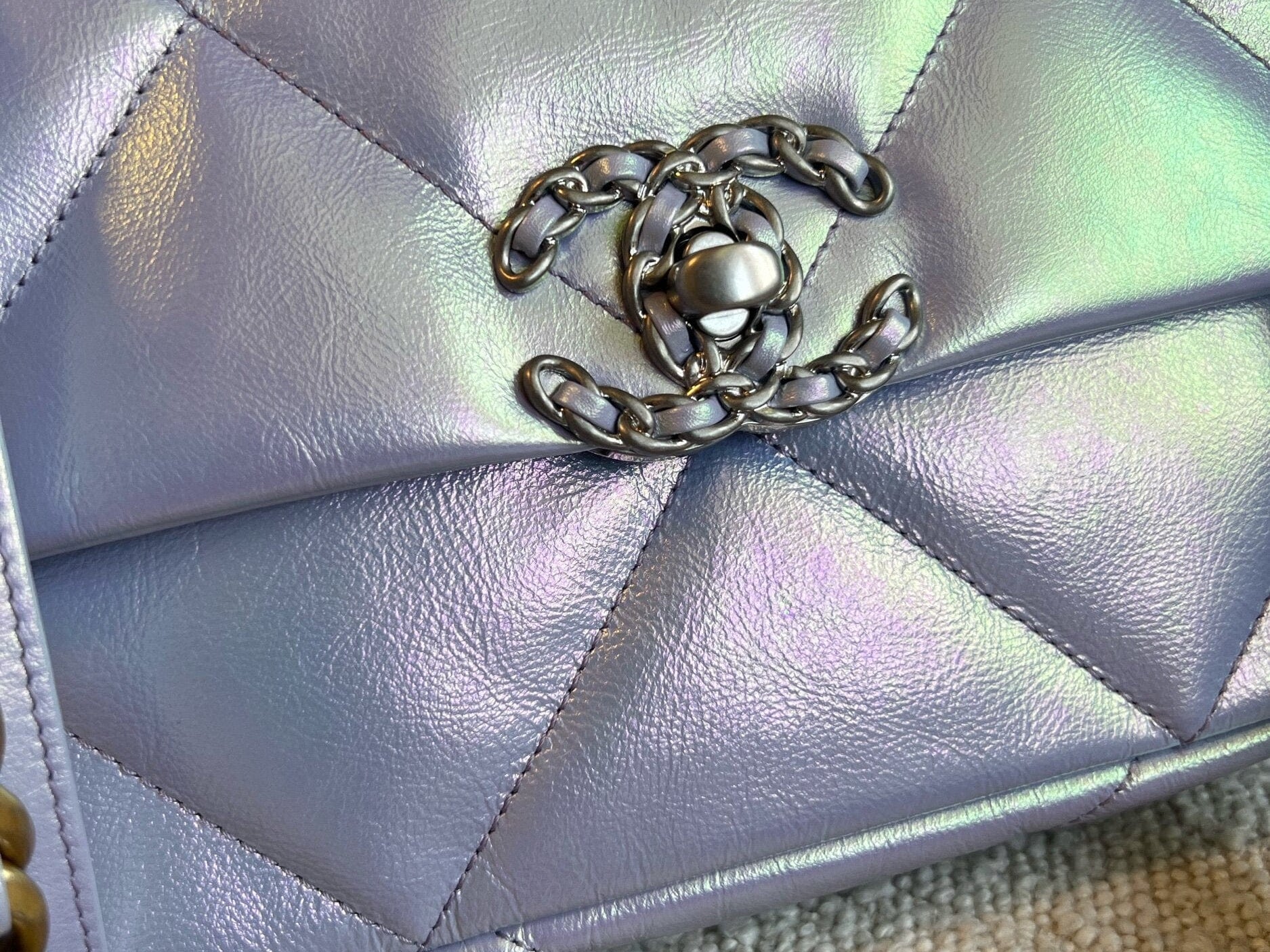 CHANEL Handbag 21K Purple/Blue Iridescent 19 Flap Small MHW - Redeluxe