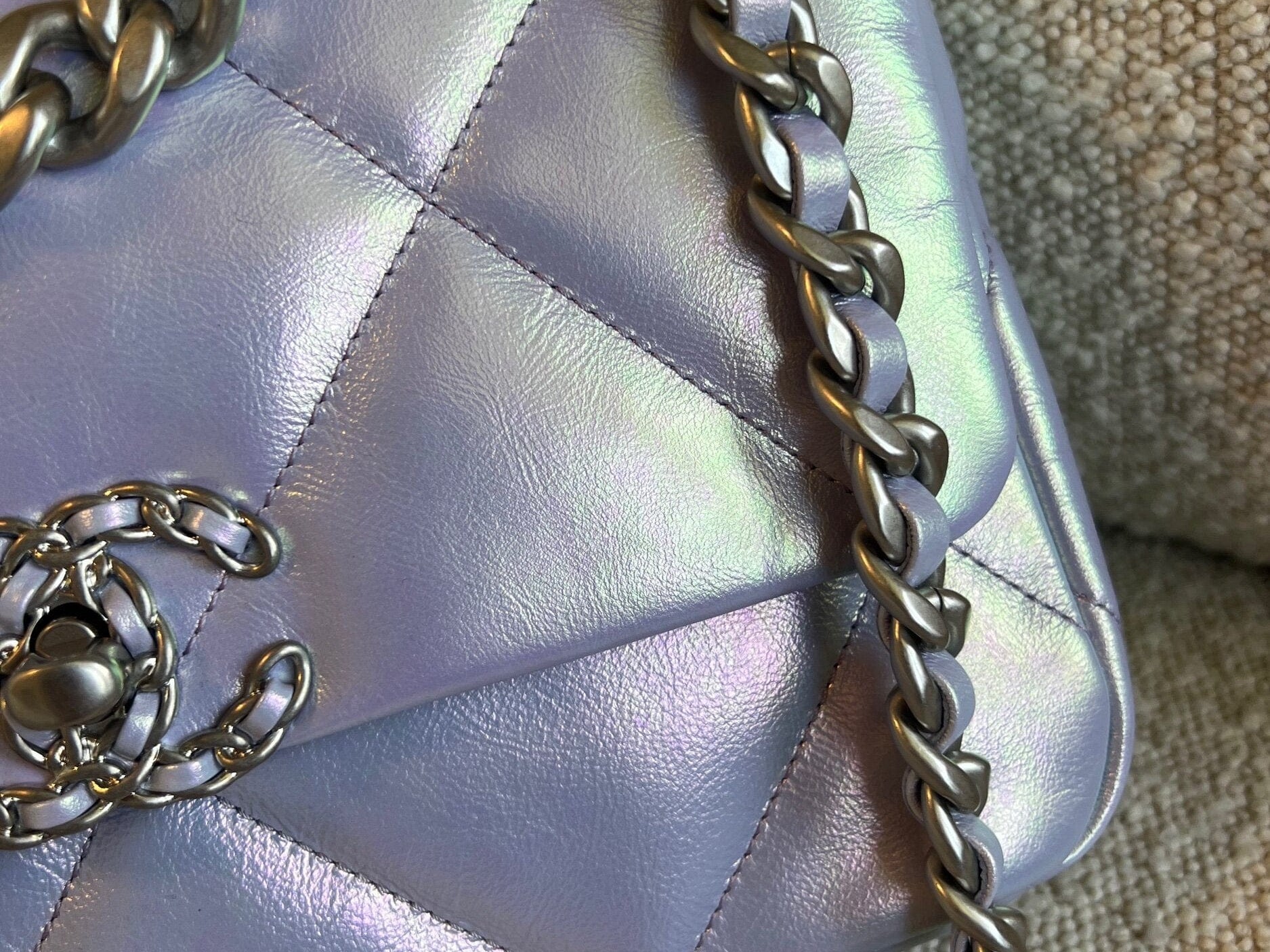 CHANEL Handbag 21K Purple/Blue Iridescent 19 Flap Small MHW - Redeluxe