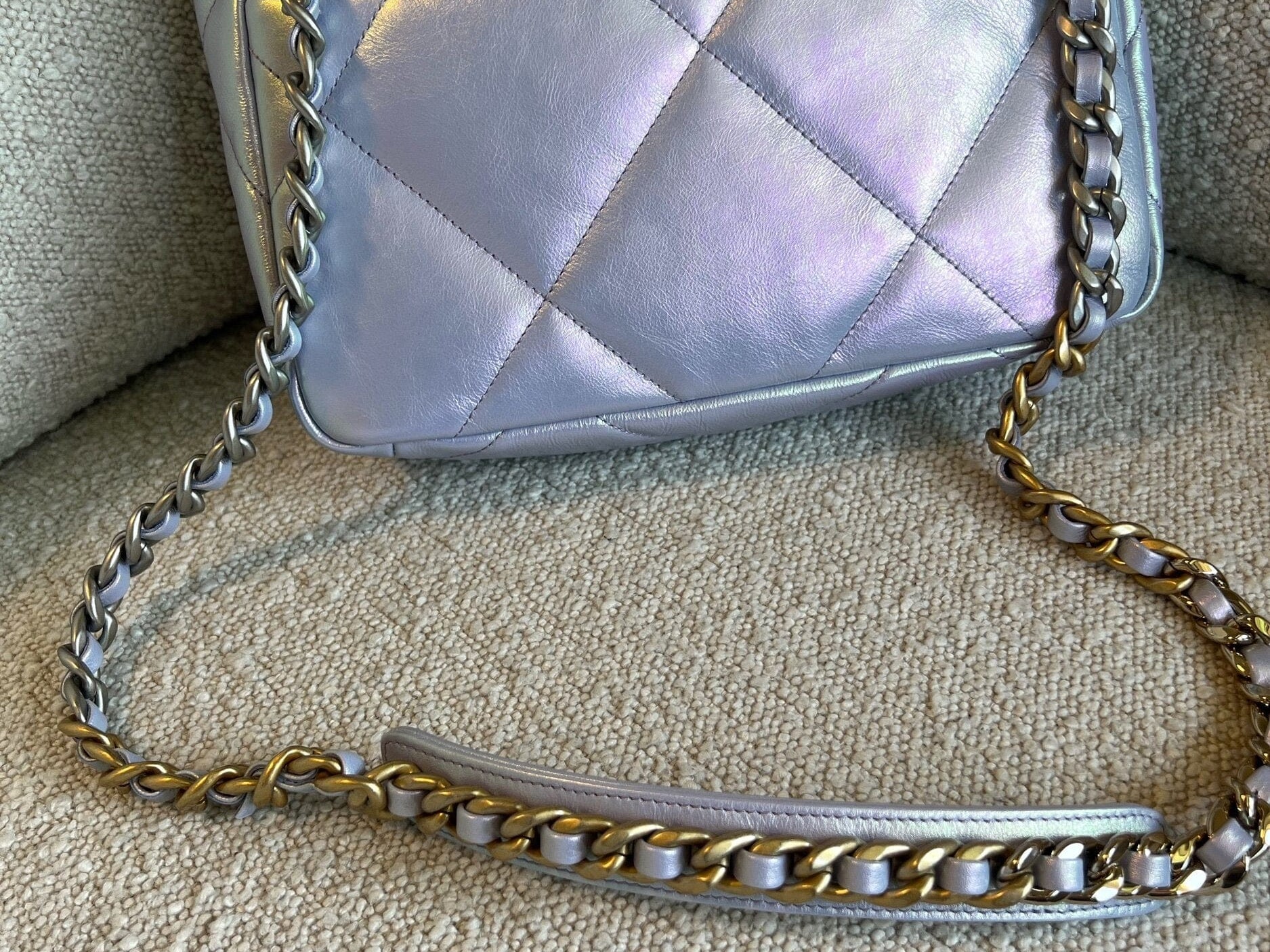 CHANEL Handbag 21K Purple/Blue Iridescent 19 Flap Small MHW - Redeluxe