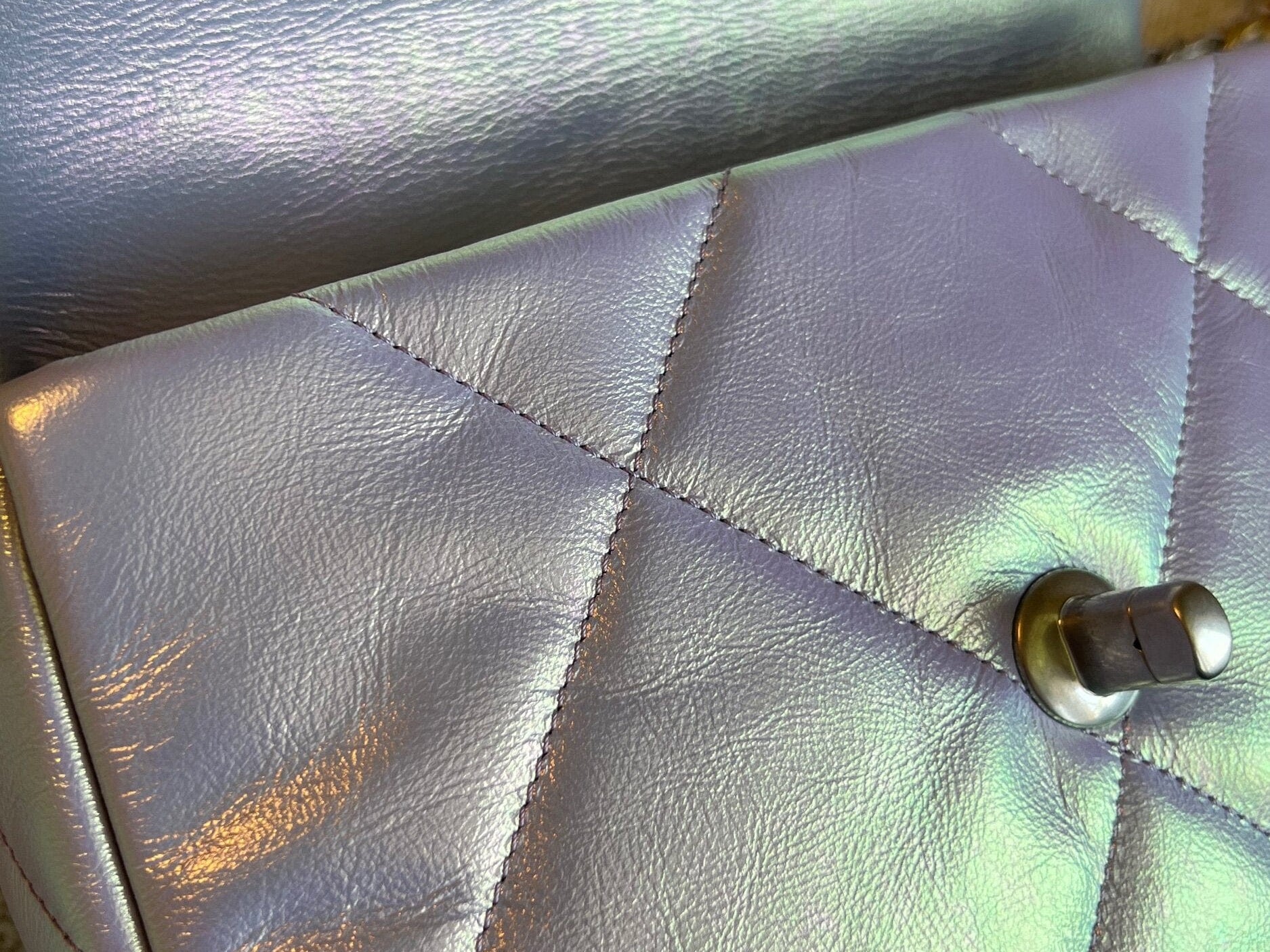 CHANEL Handbag 21K Purple/Blue Iridescent 19 Flap Small MHW - Redeluxe