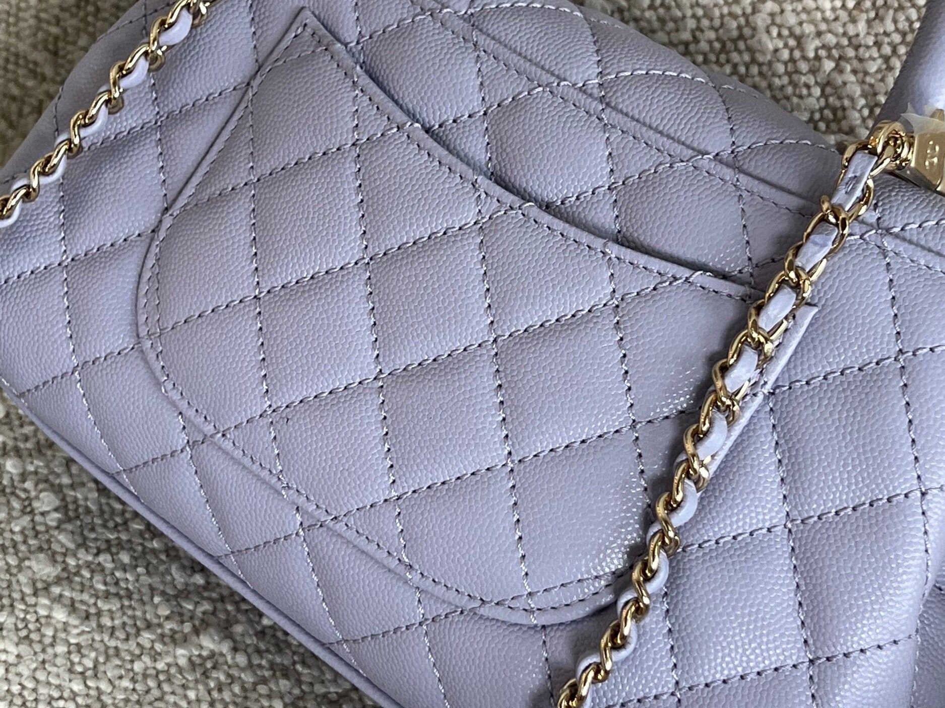 CHANEL Handbag 21K Quilted Coco Handle Lilac Caviar Small LGHW - Redeluxe