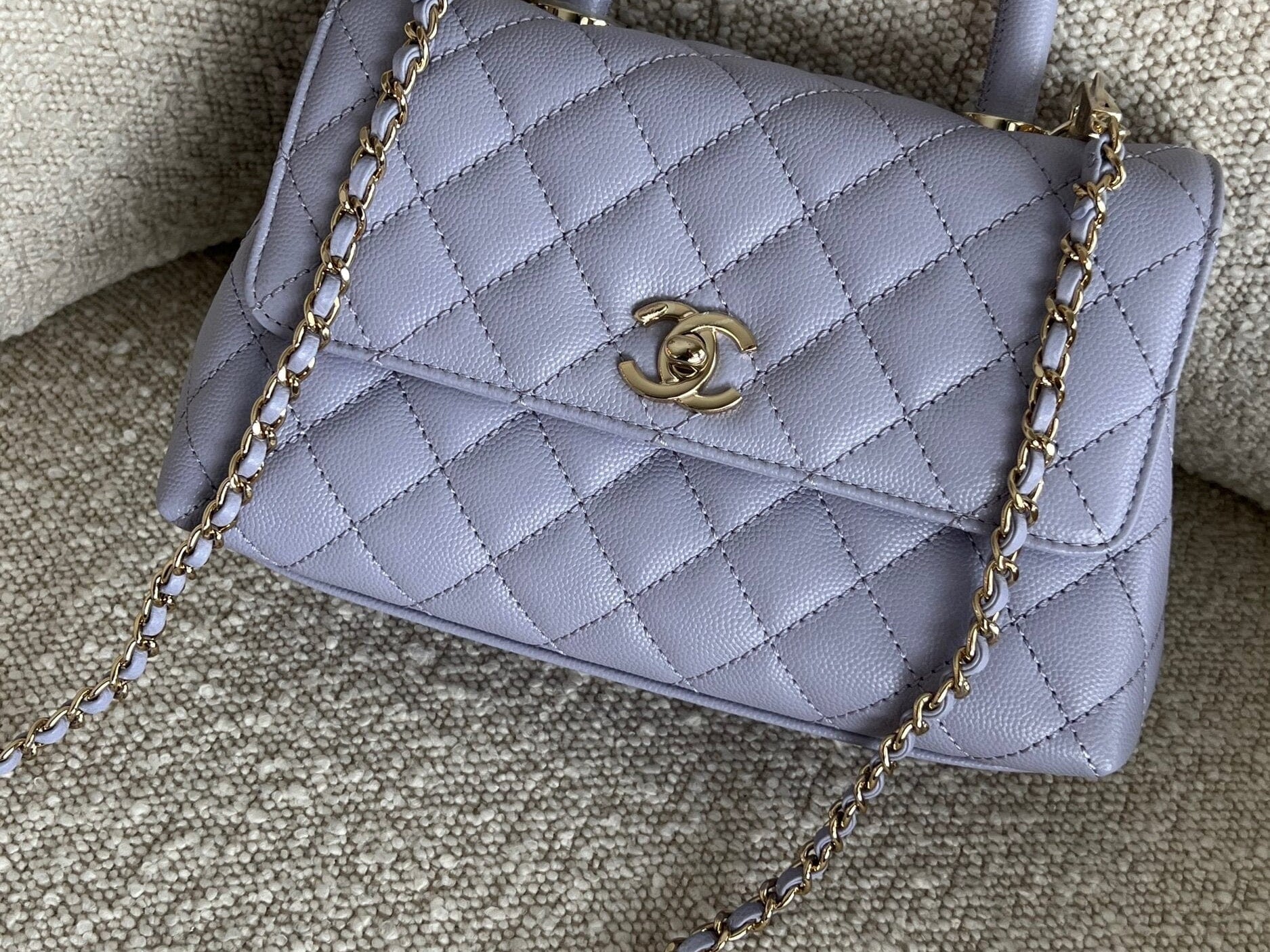 CHANEL Handbag 21K Quilted Coco Handle Lilac Caviar Small LGHW - Redeluxe