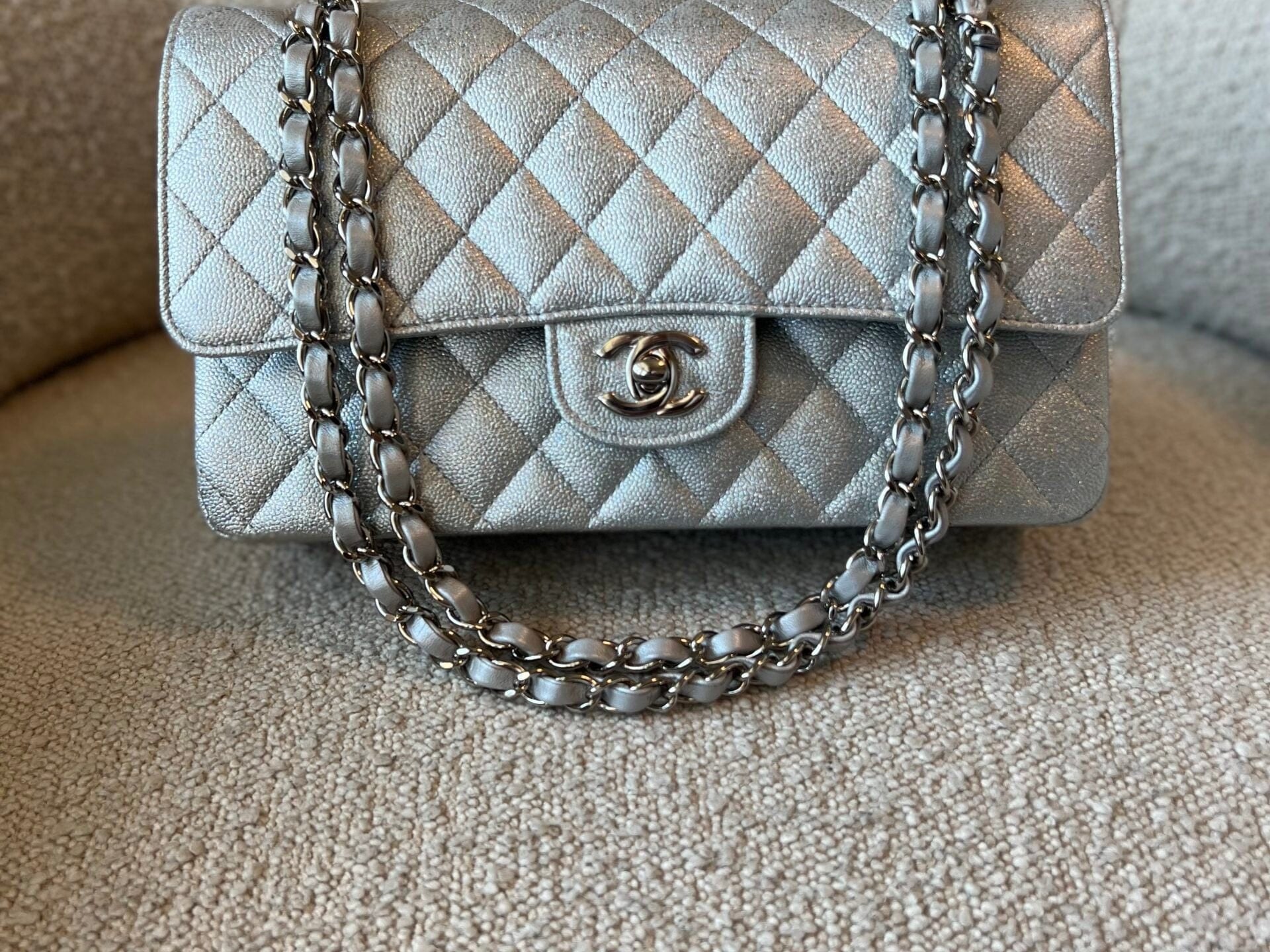 CHANEL Handbag 21K Silver Metallic Caviar Quilted Classic Double Flap Medium Silver Hardware - Redeluxe