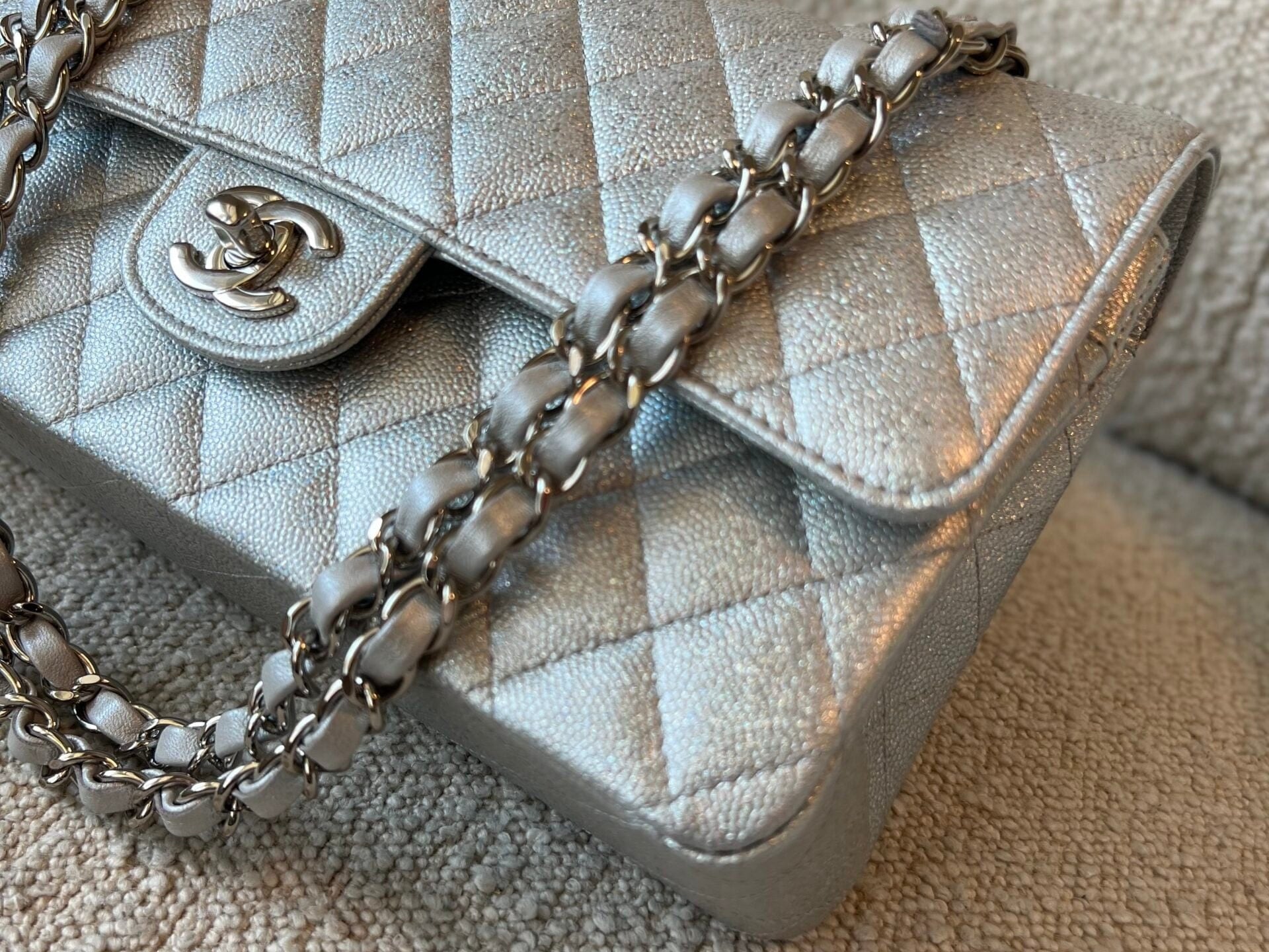 CHANEL Handbag 21K Silver Metallic Caviar Quilted Classic Double Flap Medium Silver Hardware - Redeluxe