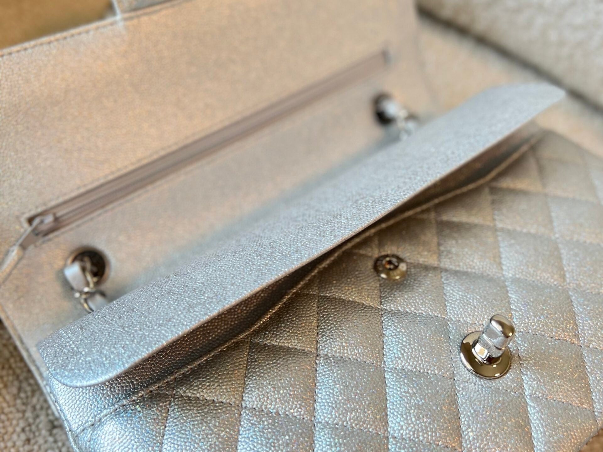 CHANEL Handbag 21K Silver Metallic Caviar Quilted Classic Double Flap Medium Silver Hardware - Redeluxe