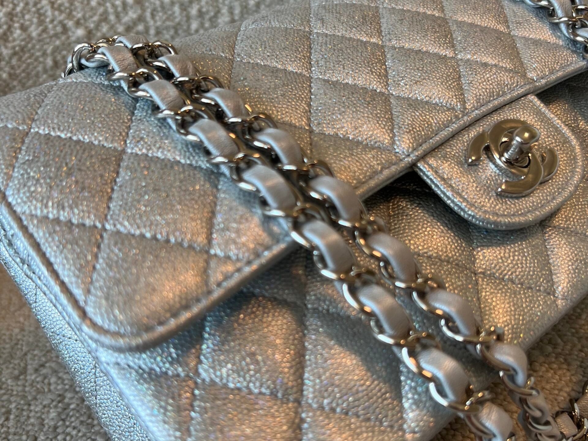 CHANEL Handbag 21K Silver Metallic Caviar Quilted Classic Double Flap Medium Silver Hardware - Redeluxe