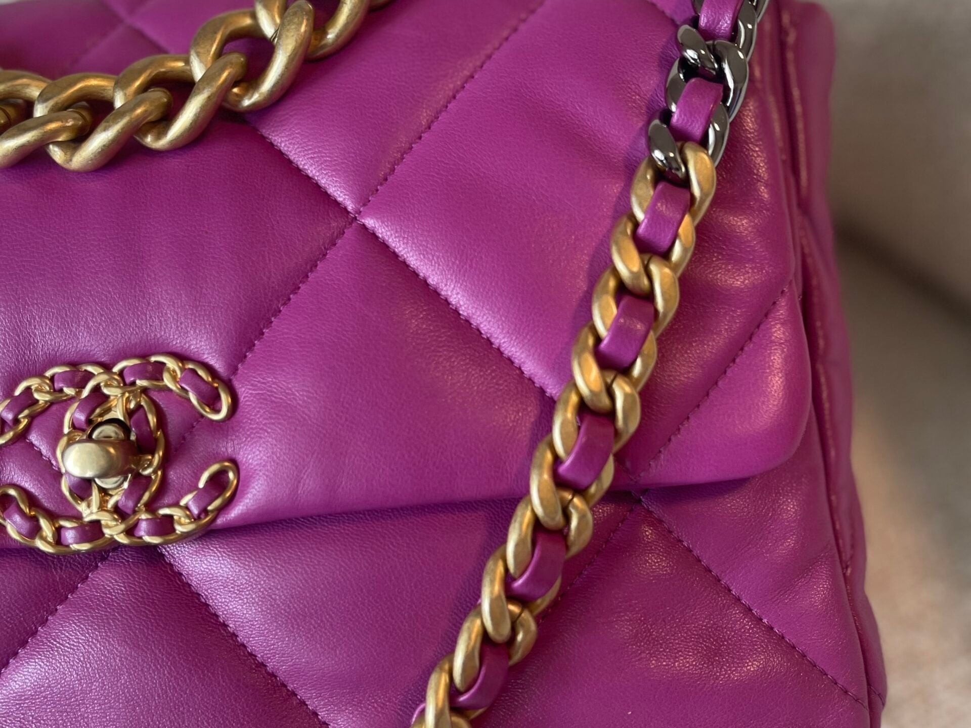 CHANEL Handbag 21P Magenta Lambskin Quilted 19 Flap Large Mixed Hardware - Redeluxe