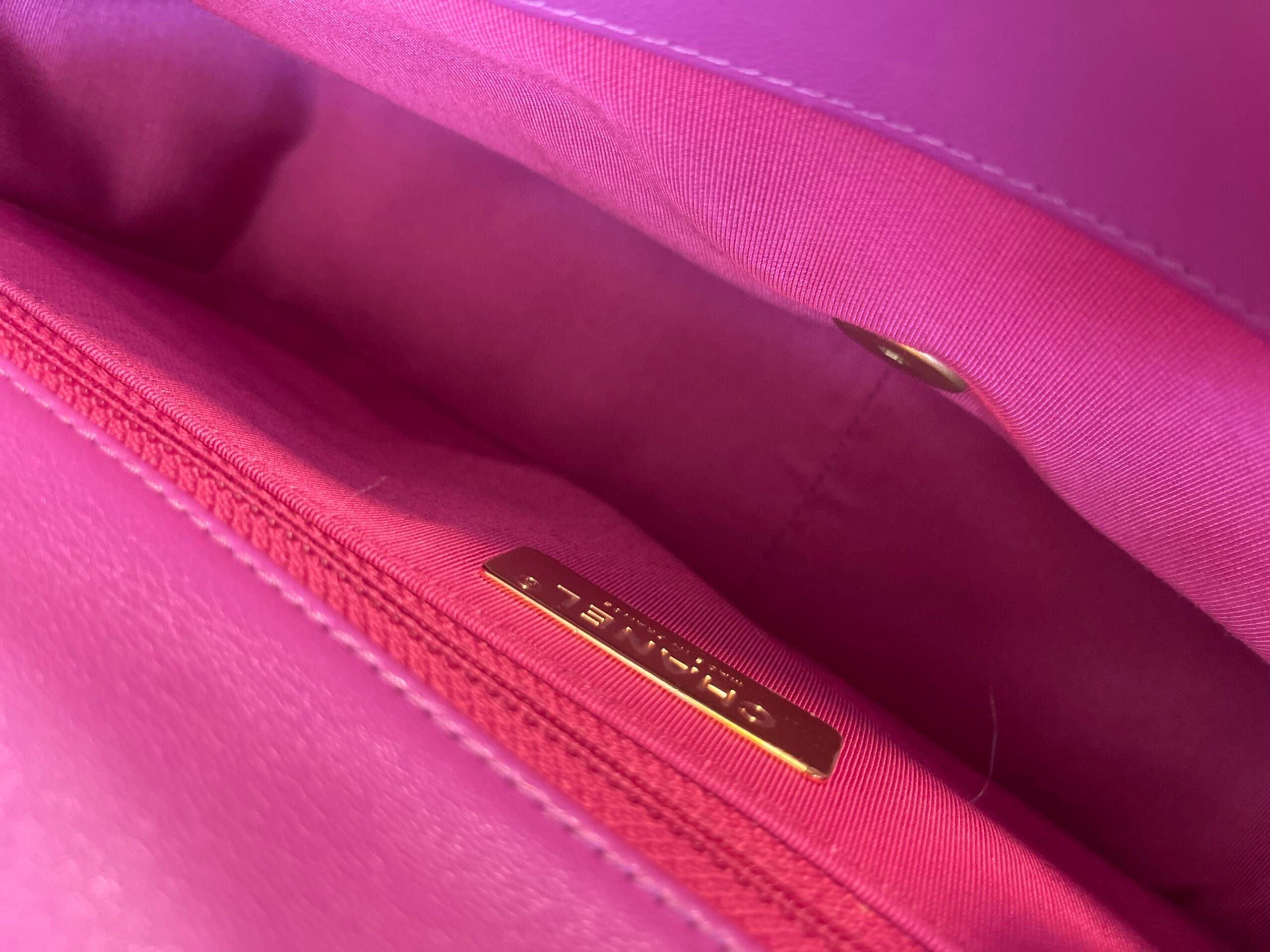 CHANEL Handbag 21P Magenta Lambskin Quilted 19 Flap Large Mixed Hardware - Redeluxe