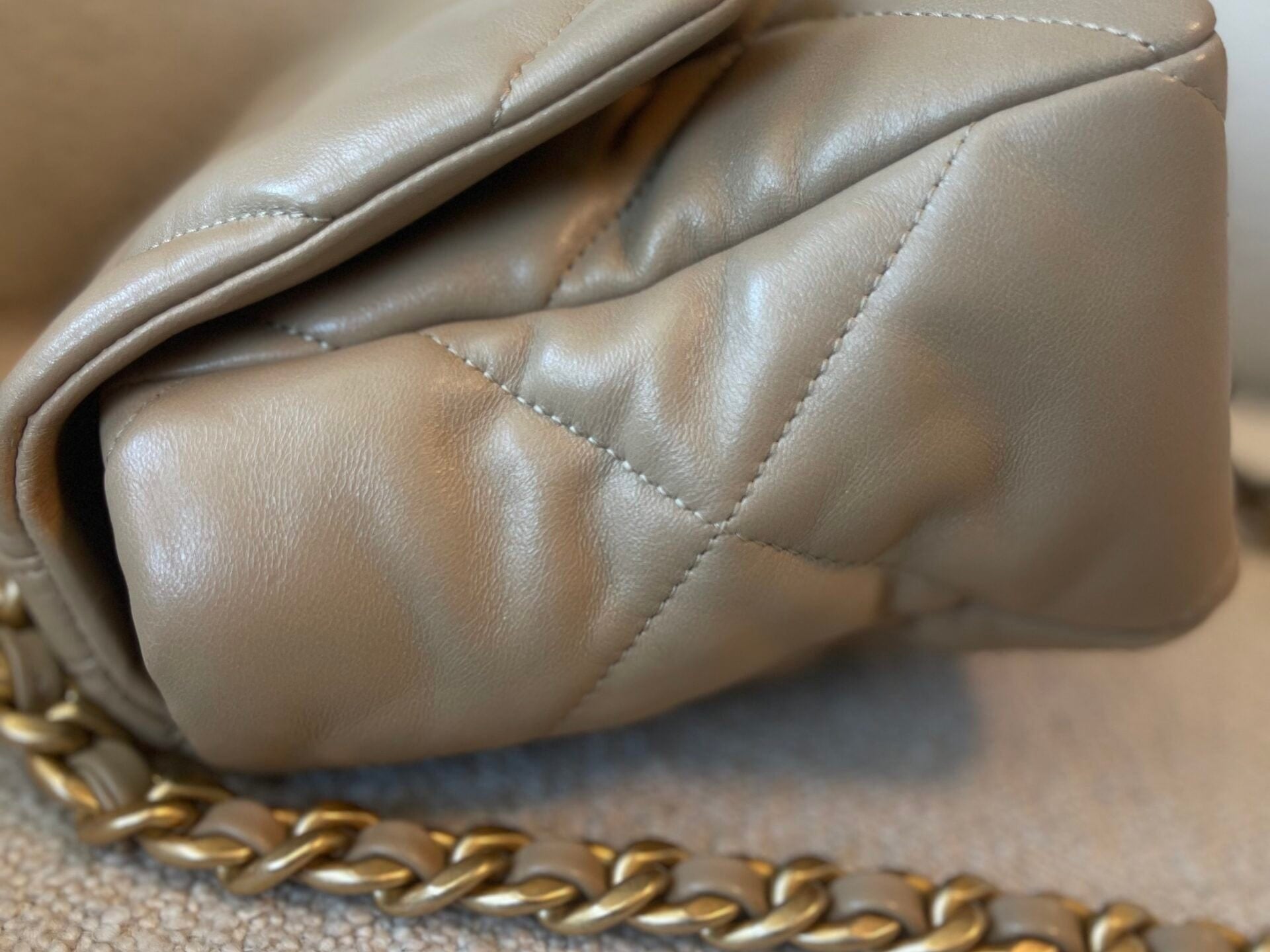 CHANEL Handbag 21S Large Beige/Gold Lambskin Quilted 19 Flap Mixed Hardware - Redeluxe