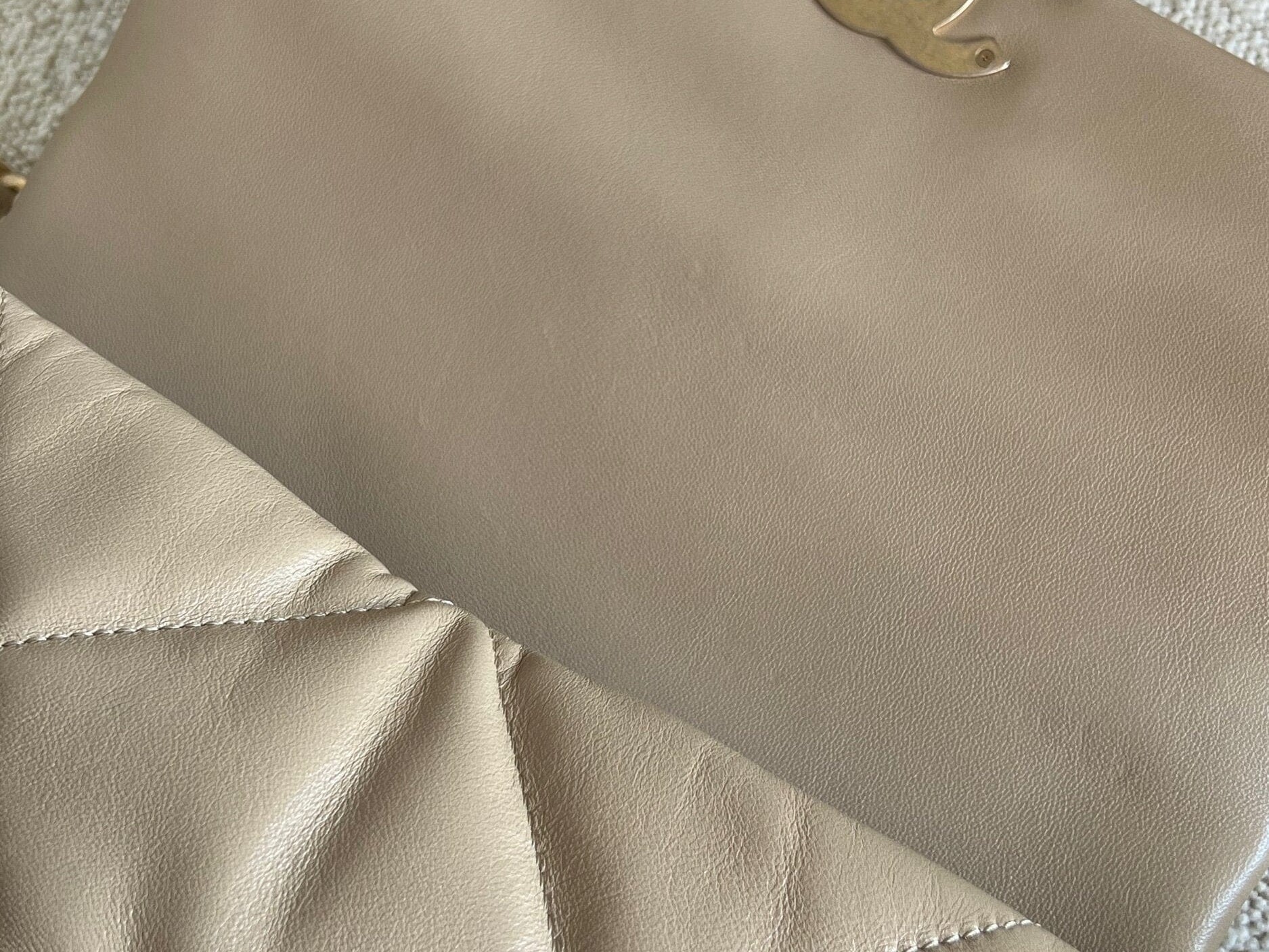 CHANEL Handbag 21S Large Beige/Gold Lambskin Quilted 19 Flap Mixed Hardware - Redeluxe