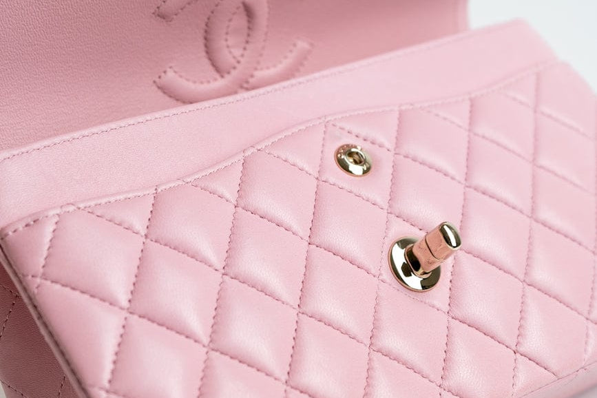 CHANEL Handbag 21S Light Pink Lambskin Quilted Classic Flap Small - Redeluxe