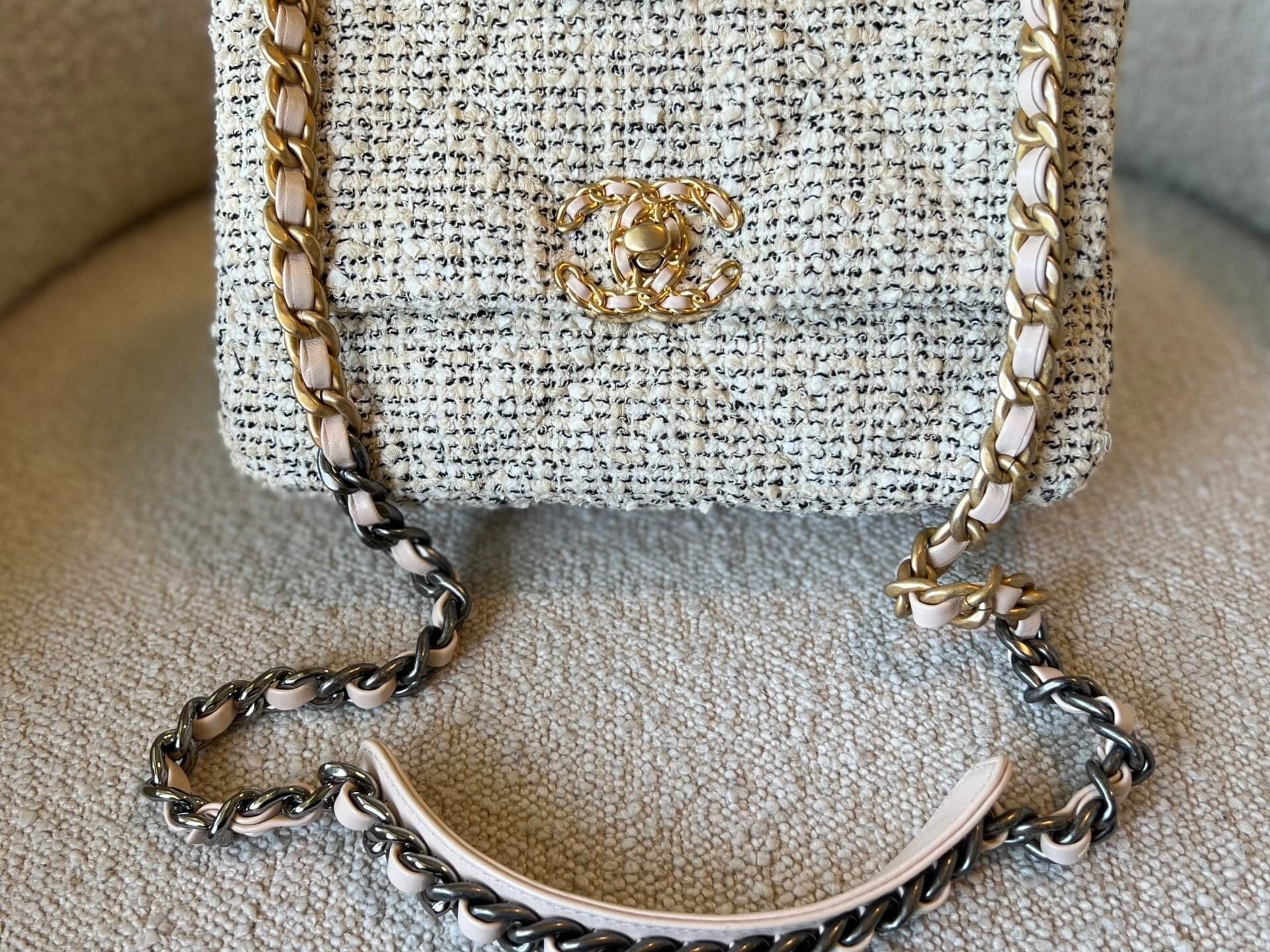 CHANEL Handbag 21S Oreo Tweed Quilted 19 Flap Small Mixed Hardware - Redeluxe