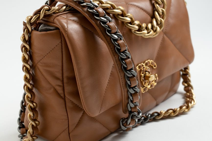 CHANEL Handbag 22A Caramel / Light Brown Lambskin Quilted 19 Flap Small MHW - Redeluxe