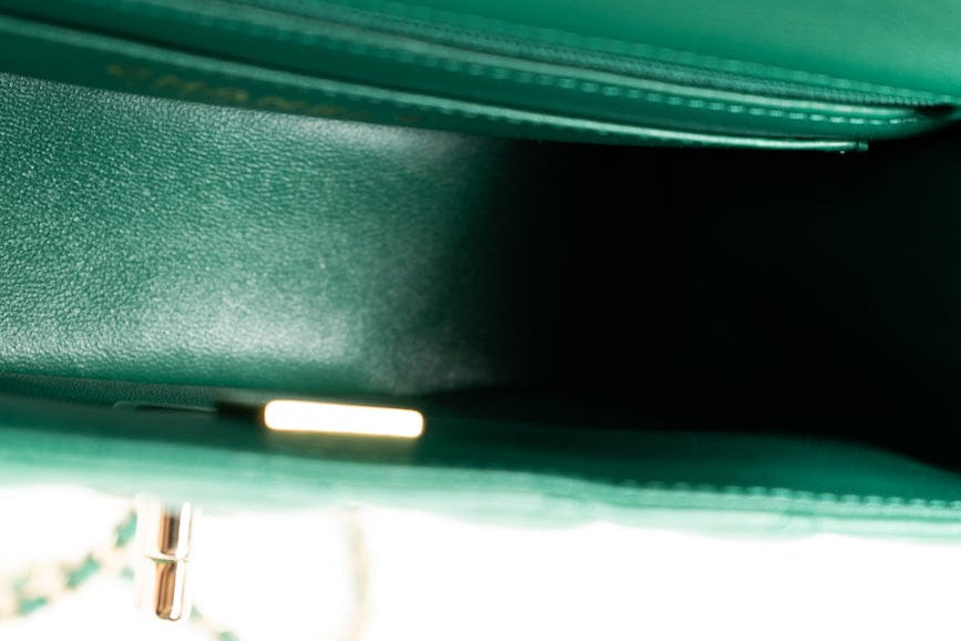 CHANEL Handbag 22A Emerald Green Lambskin Quilted Mini Top Handle LGHW - Redeluxe