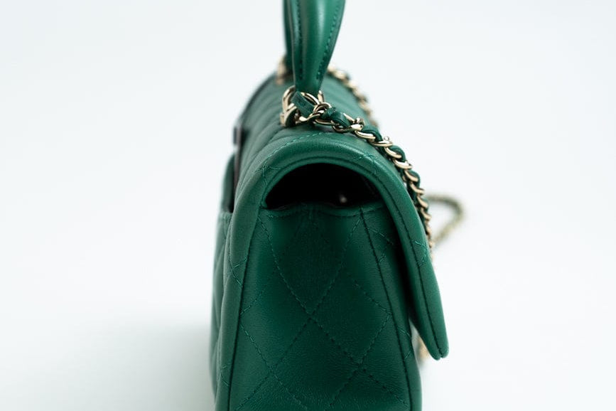 CHANEL Handbag 22A Emerald Green Lambskin Quilted Mini Top Handle LGHW - Redeluxe