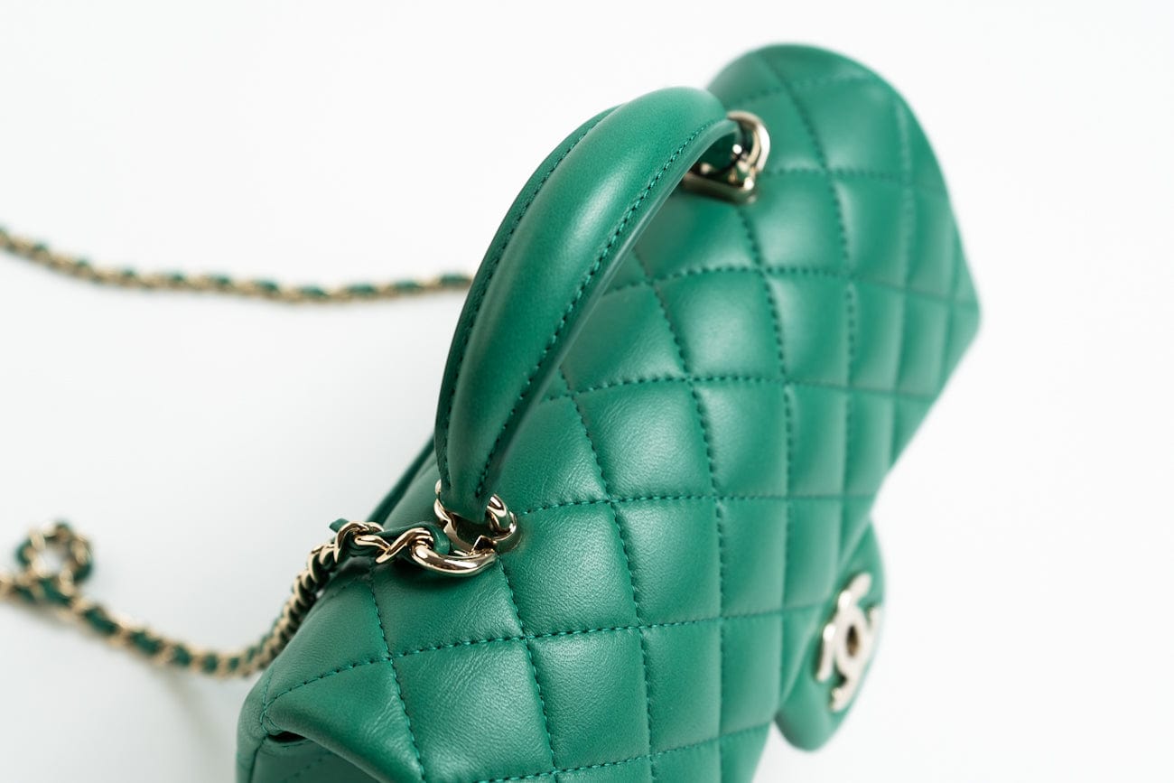 CHANEL Handbag 22A Emerald Green Lambskin Quilted Mini Top Handle LGHW - Redeluxe