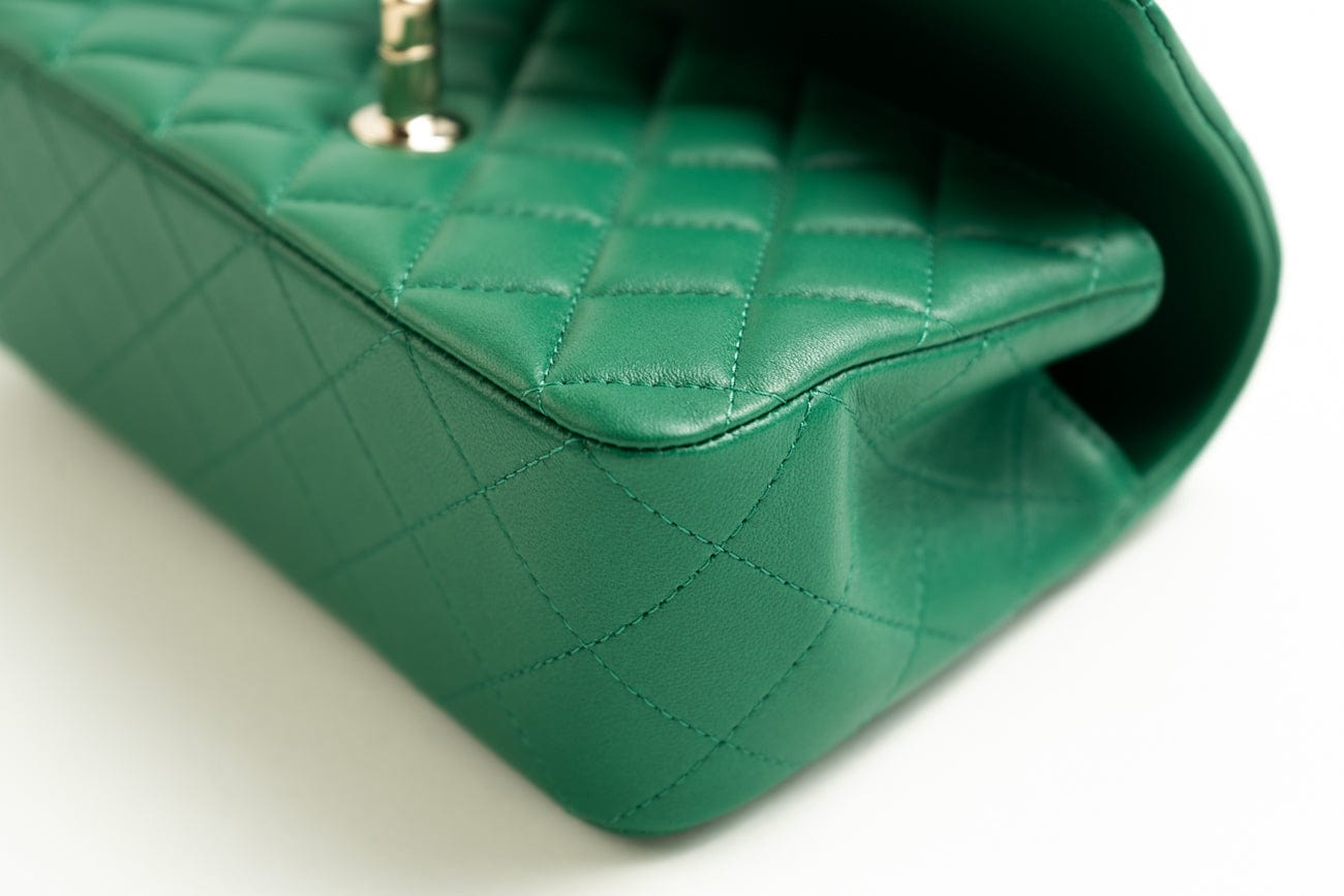 CHANEL Handbag 22A Emerald Green Lambskin Quilted Mini Top Handle LGHW - Redeluxe