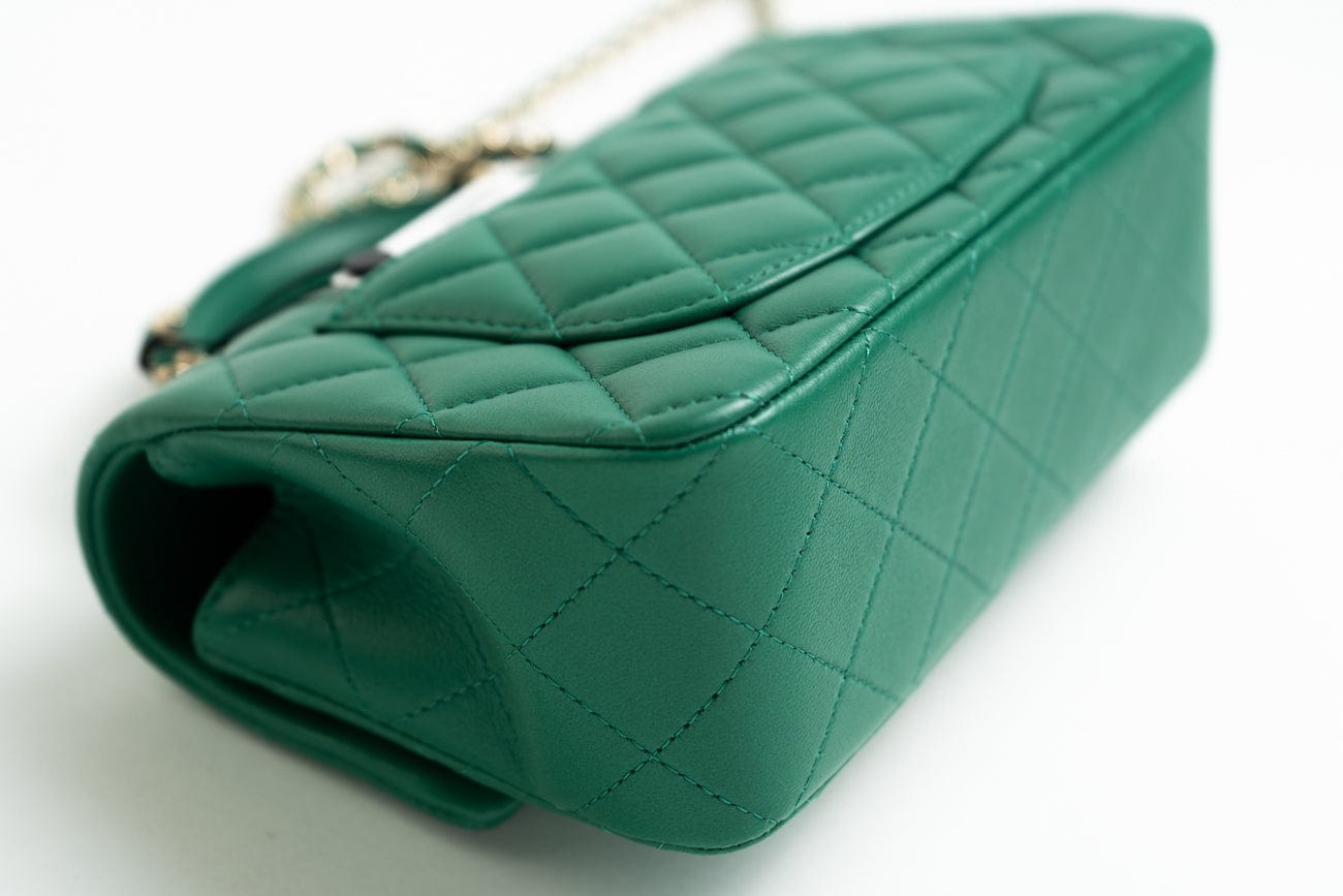 CHANEL Handbag 22A Emerald Green Lambskin Quilted Mini Top Handle LGHW - Redeluxe