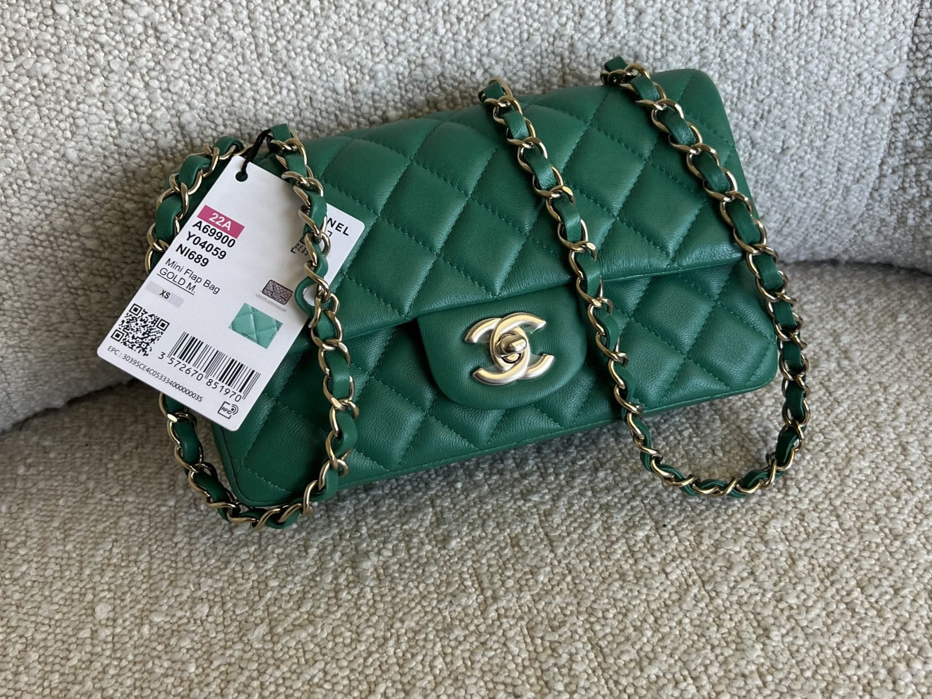 CHANEL Handbag 22A Green Mini Rectangular Lambskin Quilted LGHW - Redeluxe