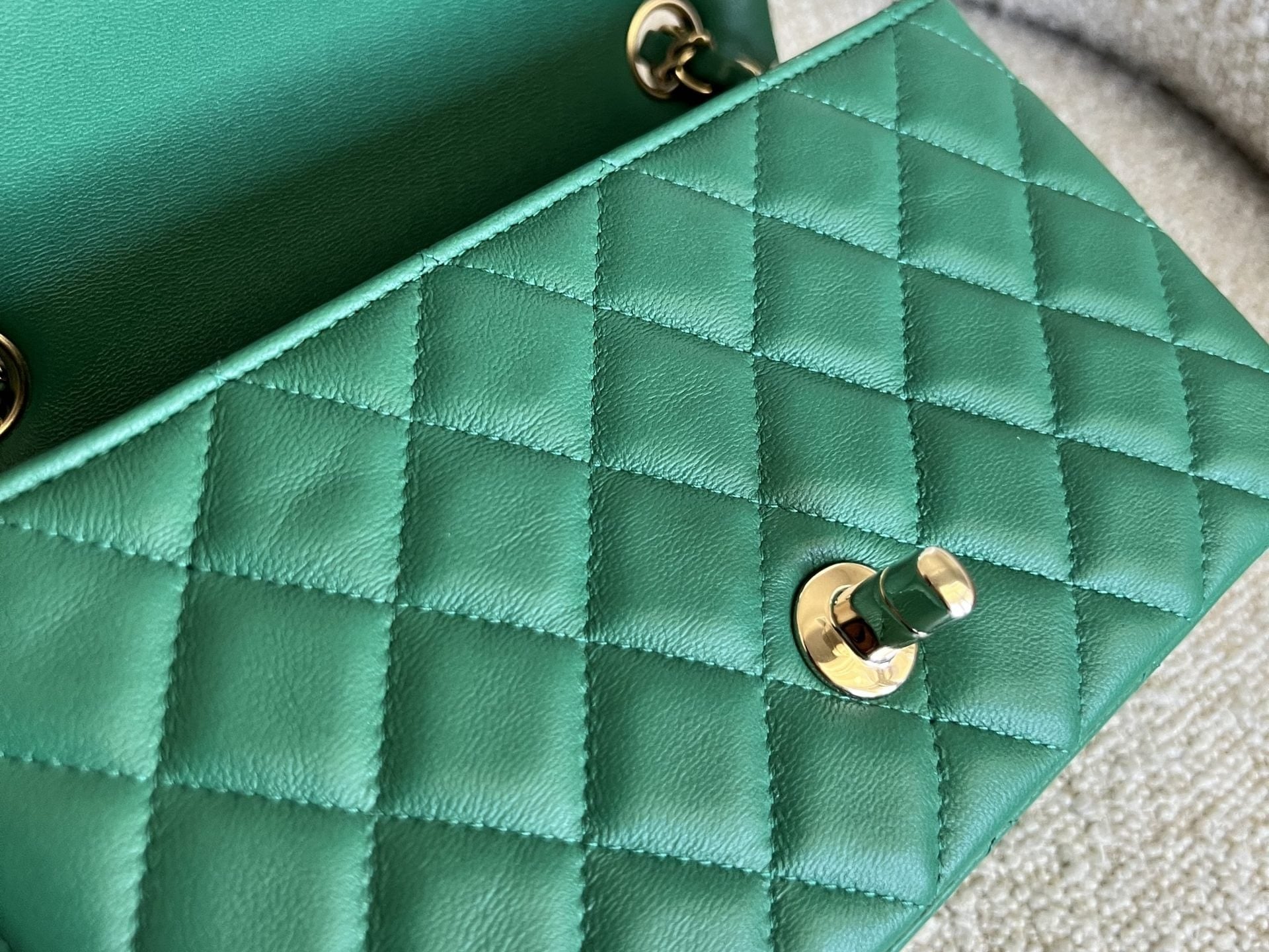 CHANEL Handbag 22A Green Mini Rectangular Lambskin Quilted LGHW - Redeluxe
