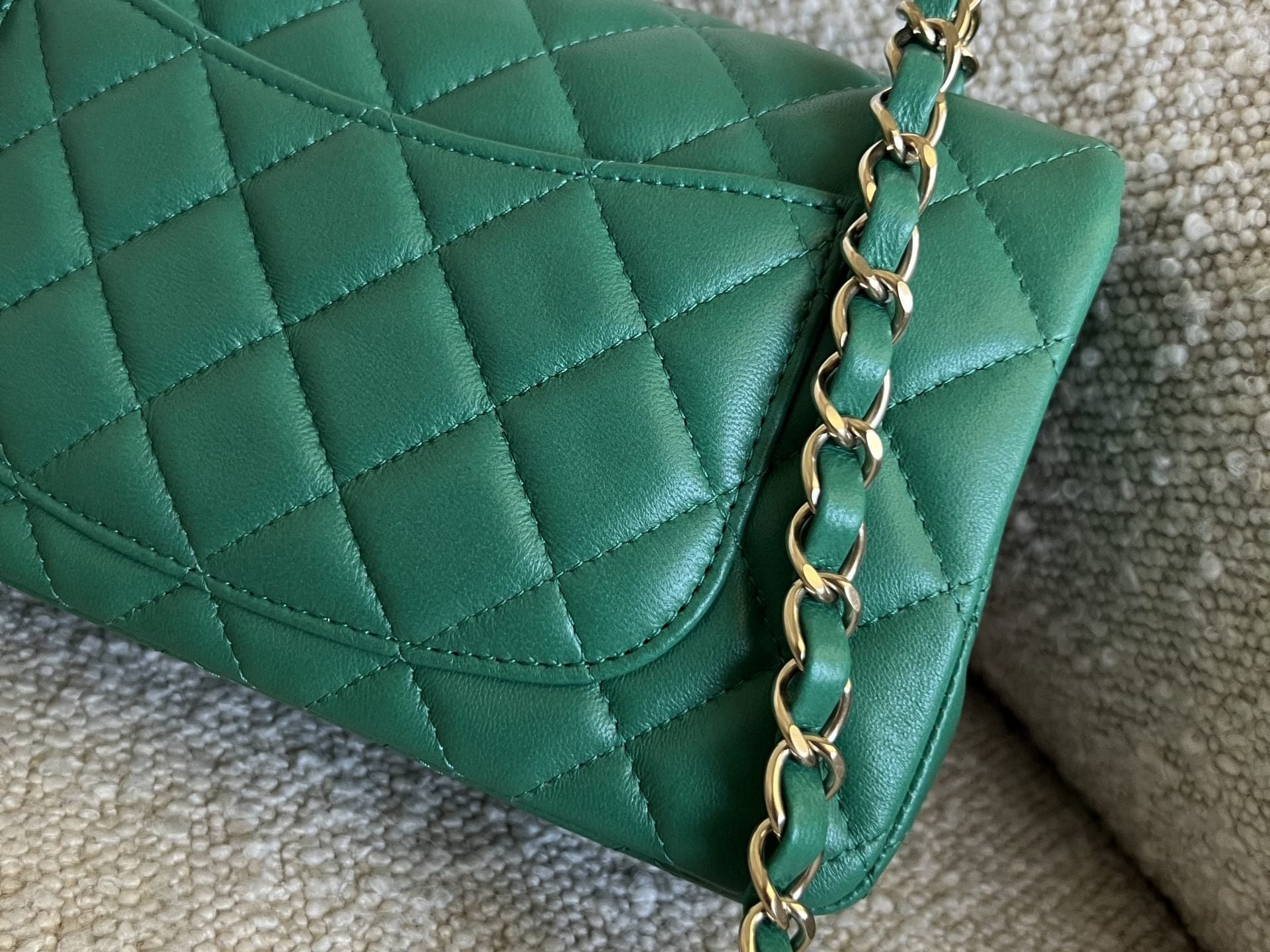 CHANEL Handbag 22A Green Mini Rectangular Lambskin Quilted LGHW - Redeluxe