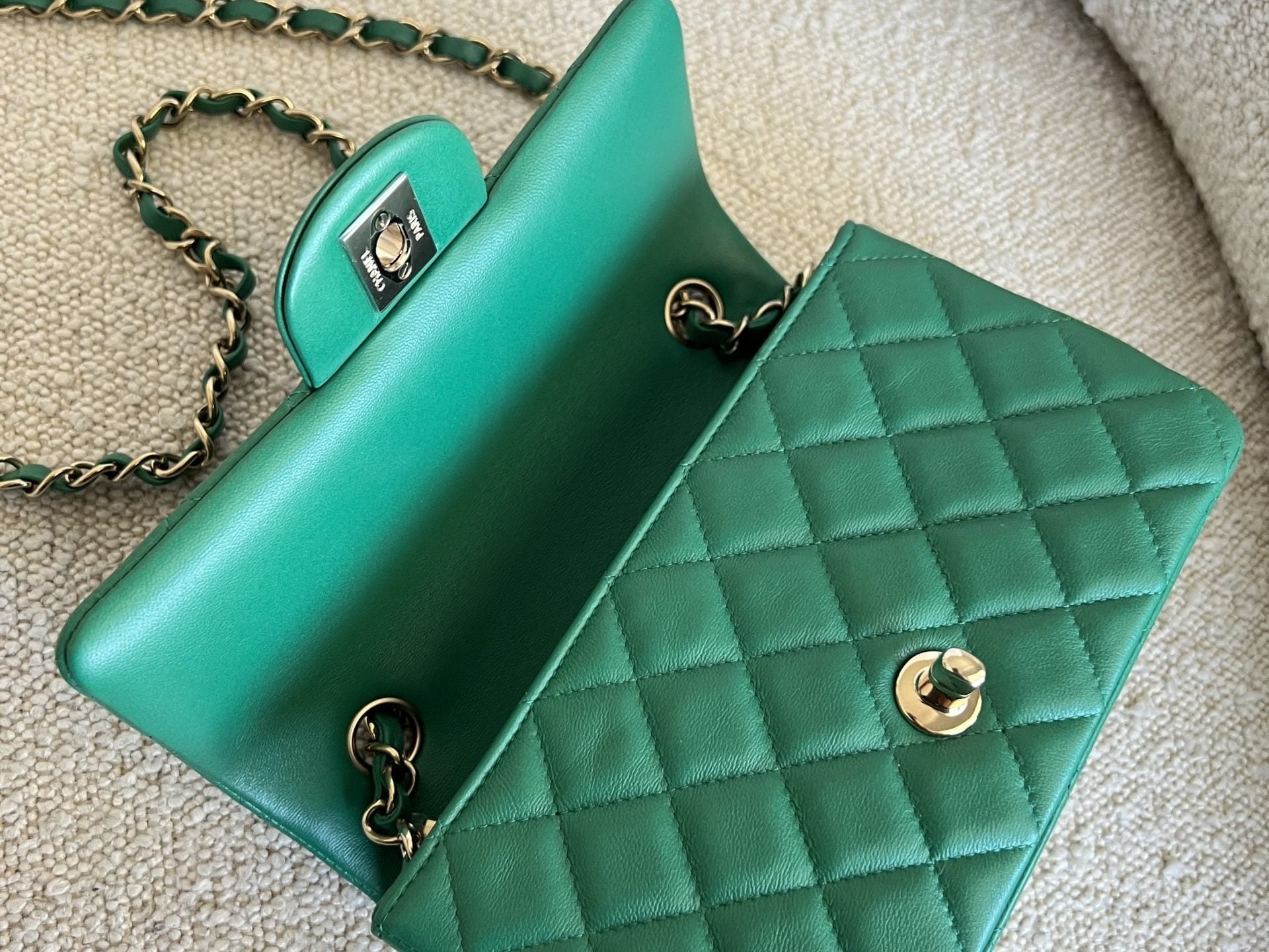 CHANEL Handbag 22A Green Mini Rectangular Lambskin Quilted LGHW - Redeluxe