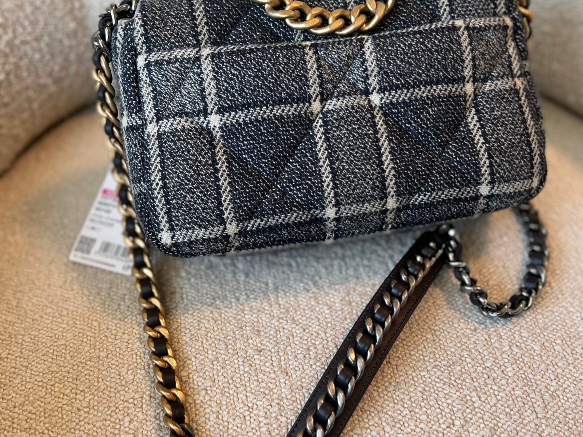 CHANEL Handbag 22A Navy Blue Ecru Tweed Quilted 19 Flap Small Mixed Hardware - Redeluxe