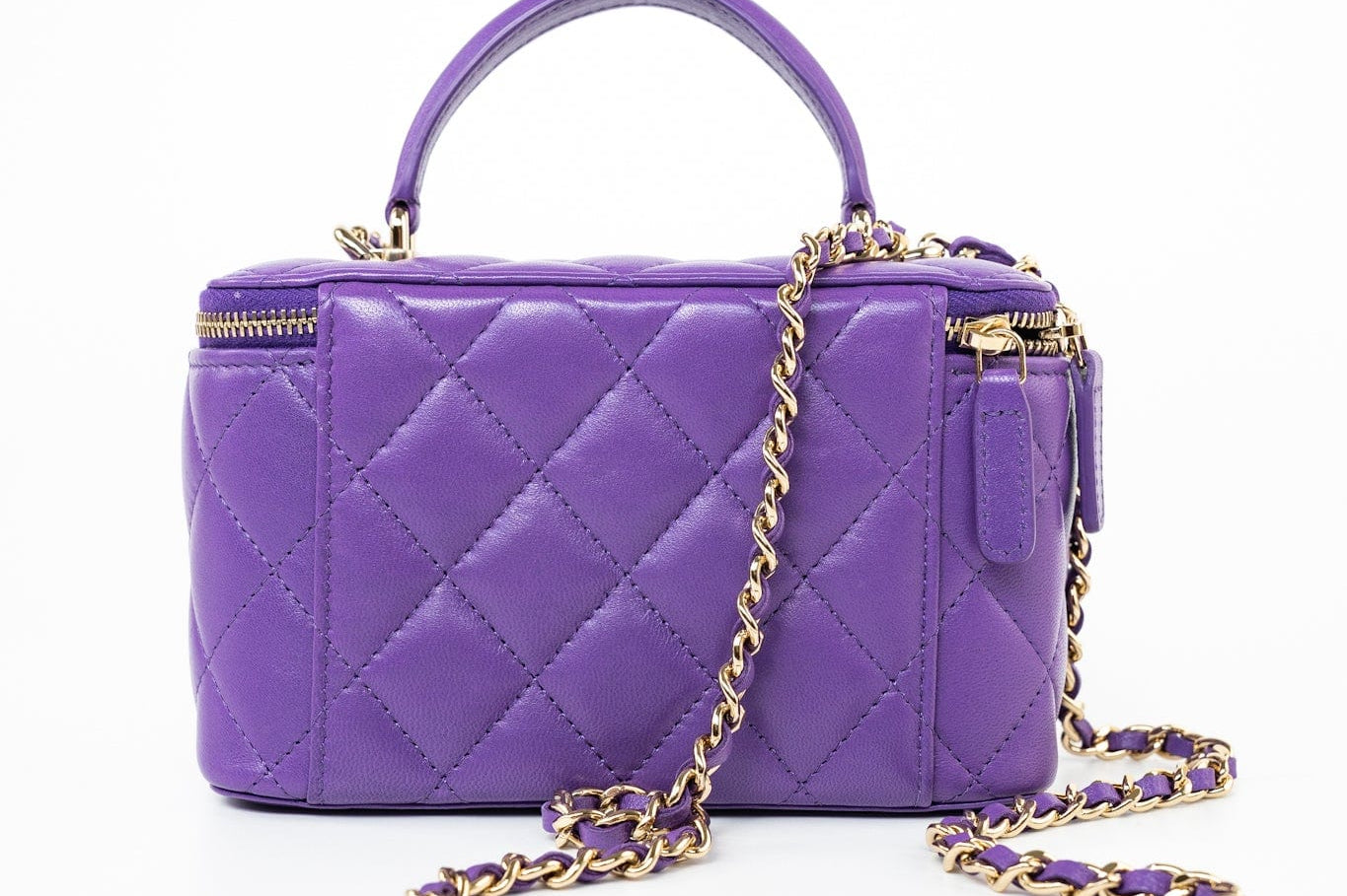 CHANEL Handbag 22A Purple Lambskin Quilted Vanity Case w/ Mirror Light Gold Hardware - Redeluxe