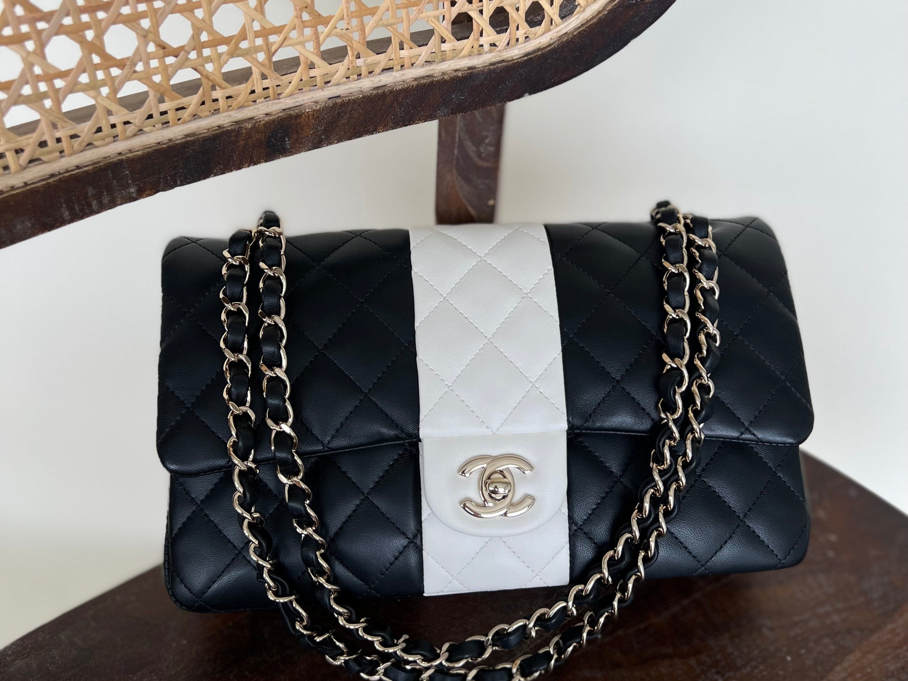 CHANEL Handbag 22C B&W Lambskin Quilted Classic Flap Medium LGHW - Redeluxe