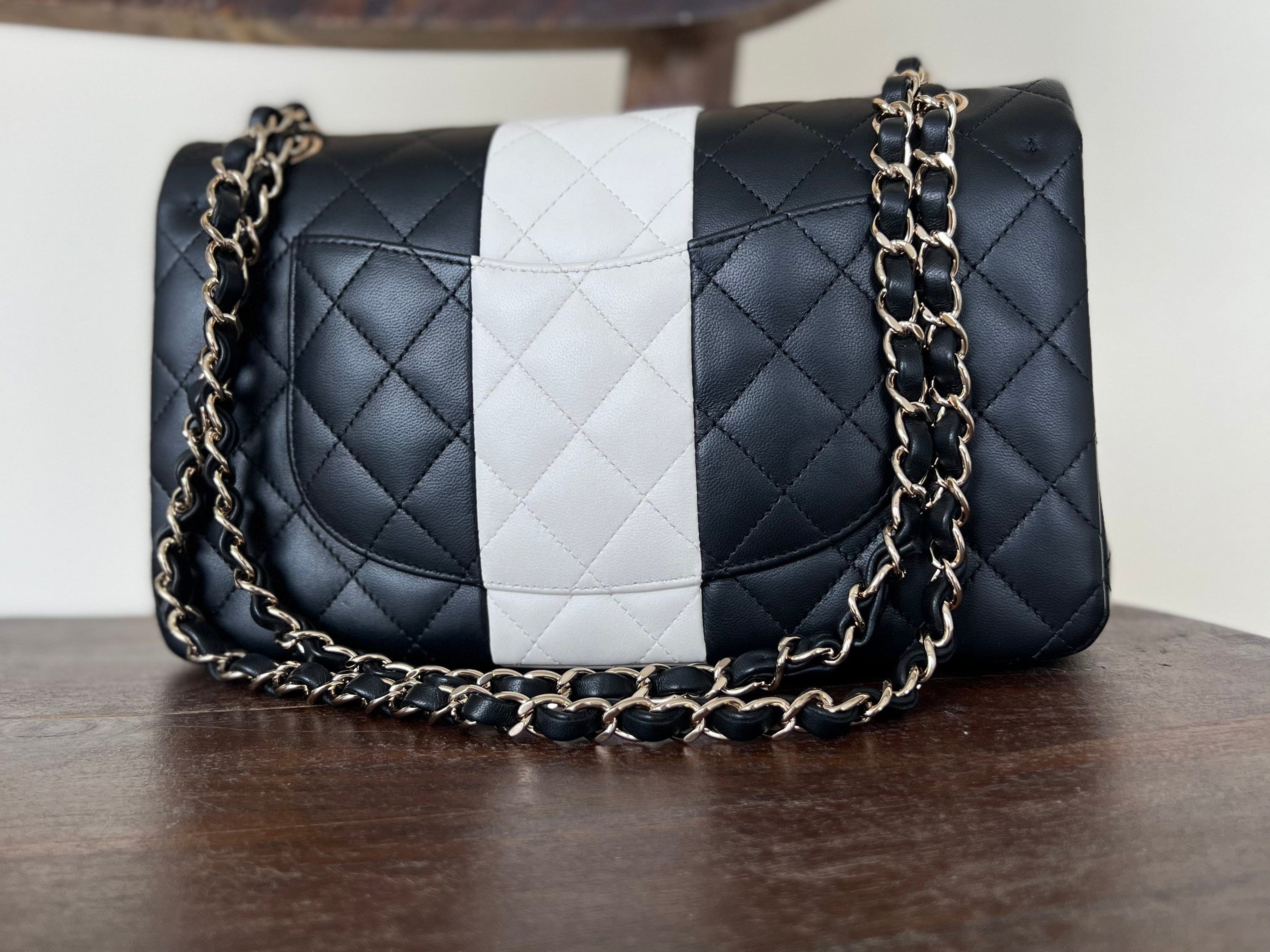 CHANEL Handbag 22C B&W Lambskin Quilted Classic Flap Medium LGHW - Redeluxe