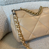 CHANEL Handbag 22C Beige Clair 19 Flap Small MHW - Redeluxe