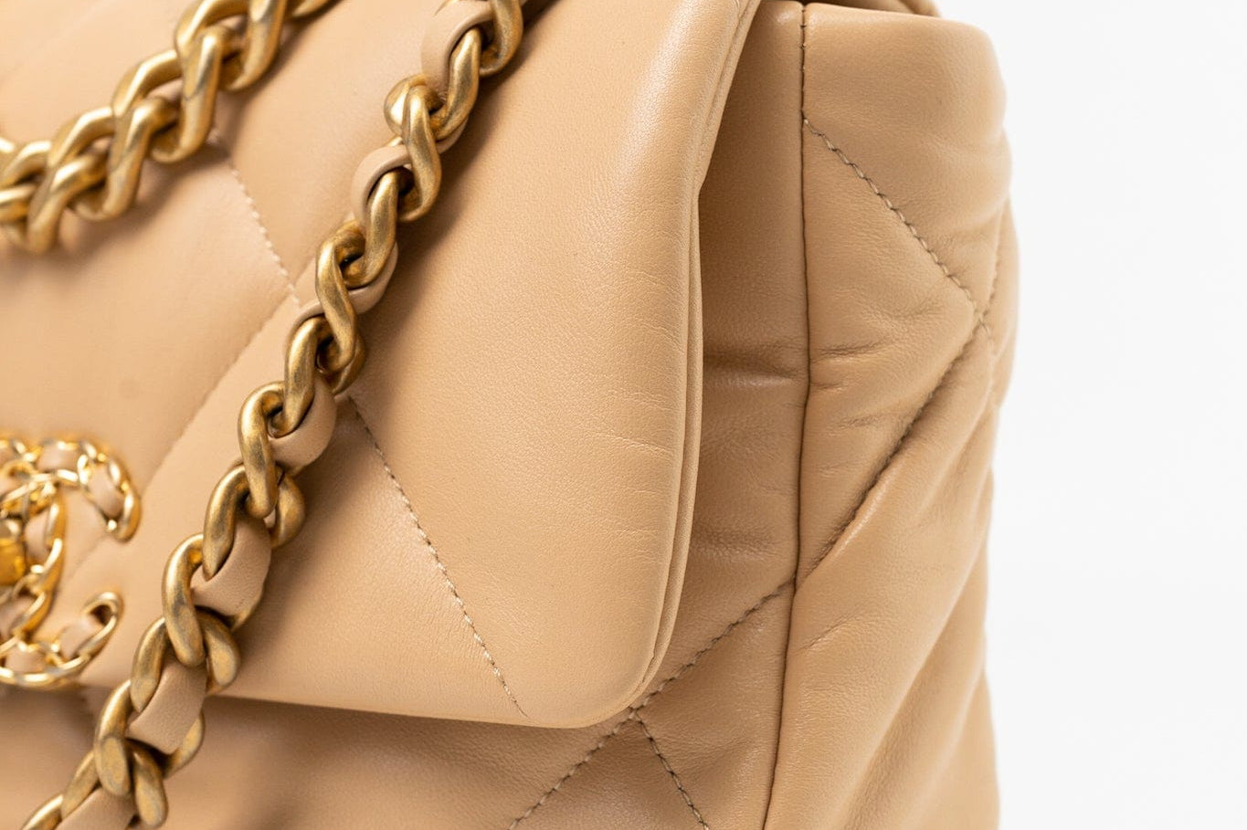 CHANEL Handbag 22C Beige Lambskin Quilted 19 Flap Small Mixed Hardware - Redeluxe