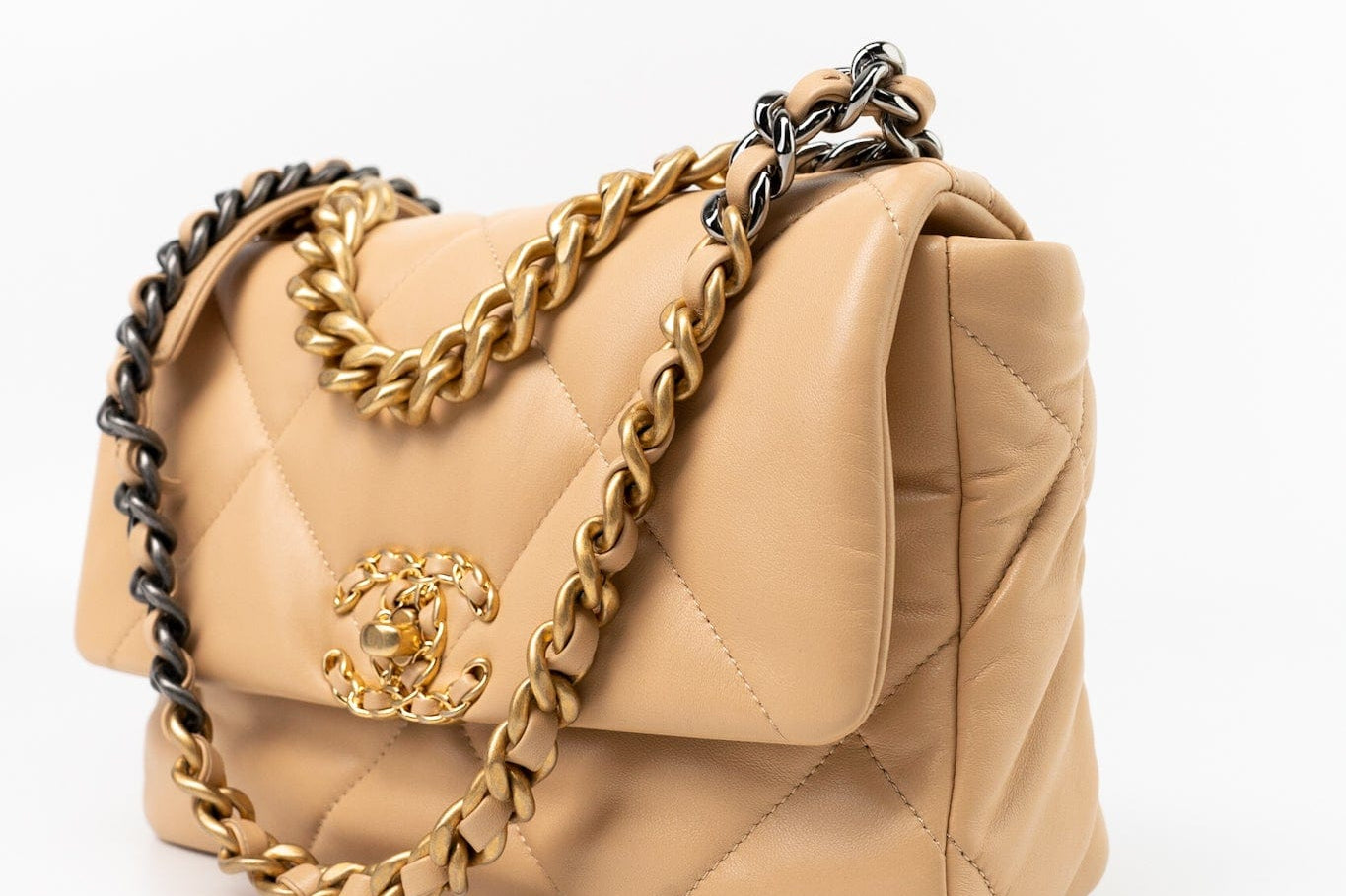 CHANEL Handbag 22C Beige Lambskin Quilted 19 Flap Small Mixed Hardware - Redeluxe