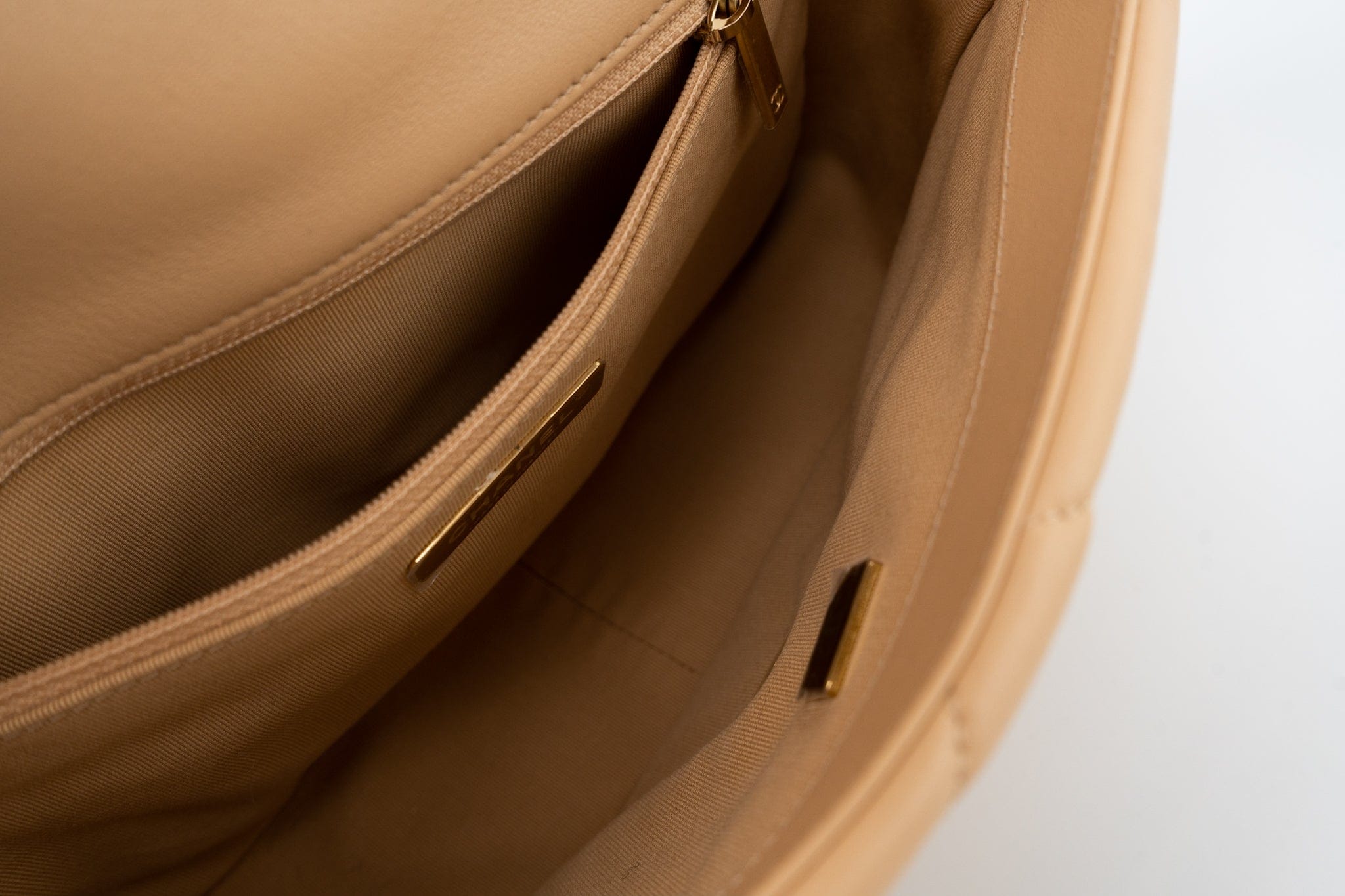 CHANEL Handbag 22C Beige Lambskin Quilted 19 Flap Small Mixed Hardware - Redeluxe