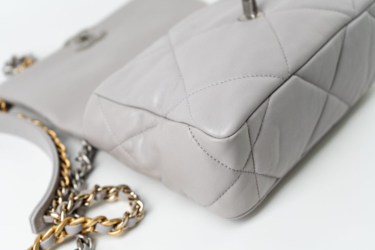 CHANEL Handbag 22C Light Grey Lambskin Quilted 19 Flap Small - Redeluxe