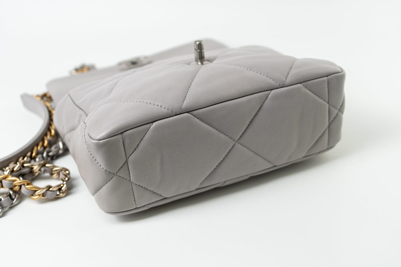CHANEL Handbag 22C Light Grey Lambskin Quilted 19 Flap Small - Redeluxe