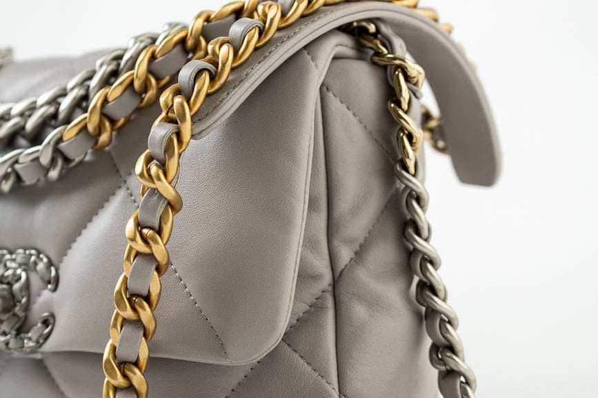 CHANEL Handbag 22C Light Grey Lambskin Quilted 19 Flap Small - Redeluxe