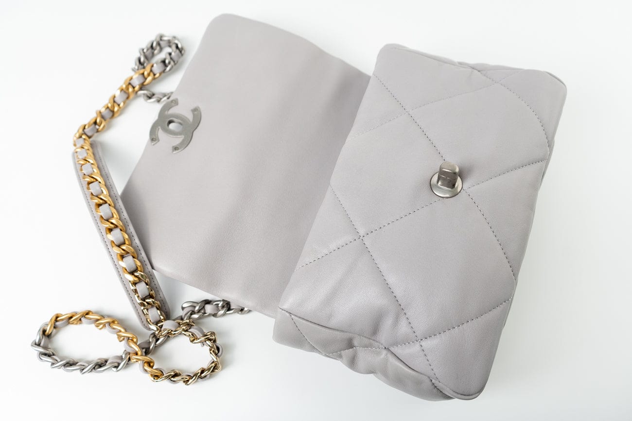 CHANEL Handbag 22C Light Grey Lambskin Quilted 19 Flap Small - Redeluxe