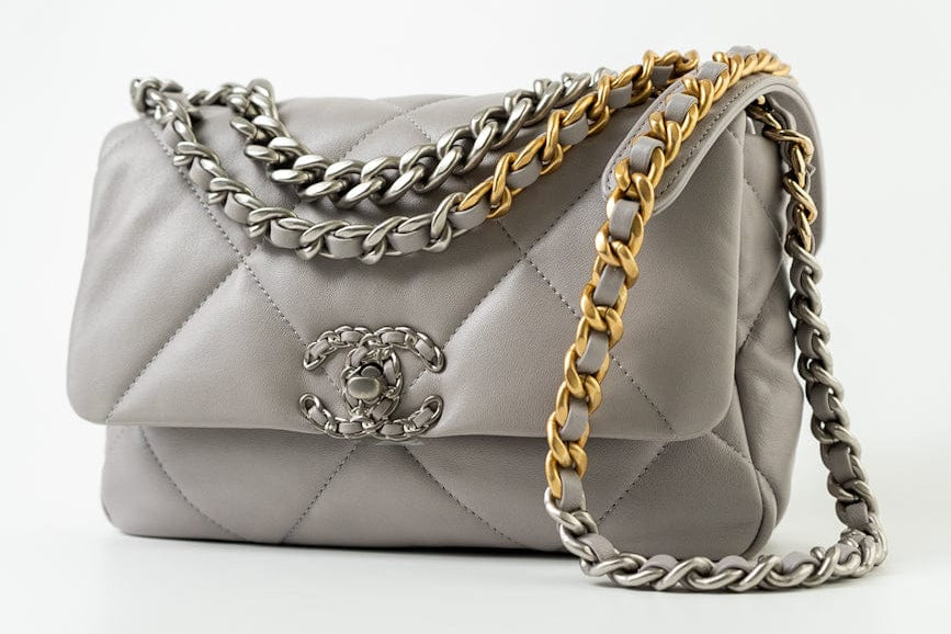 CHANEL Handbag 22C Light Grey Lambskin Quilted 19 Flap Small - Redeluxe