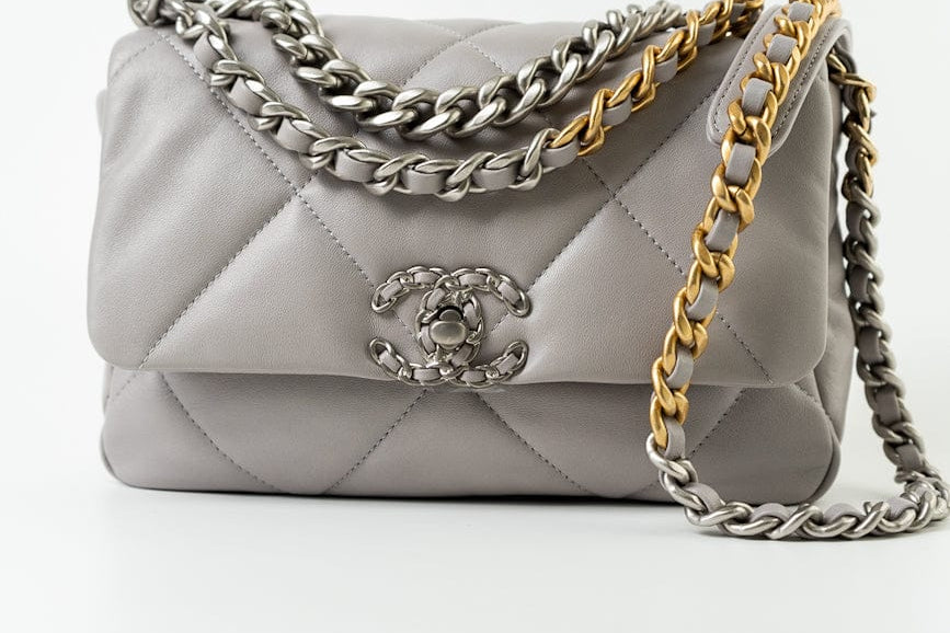 CHANEL Handbag 22C Light Grey Lambskin Quilted 19 Flap Small - Redeluxe