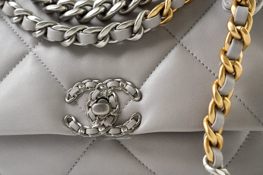 CHANEL Handbag 22C Light Grey Lambskin Quilted 19 Flap Small - Redeluxe
