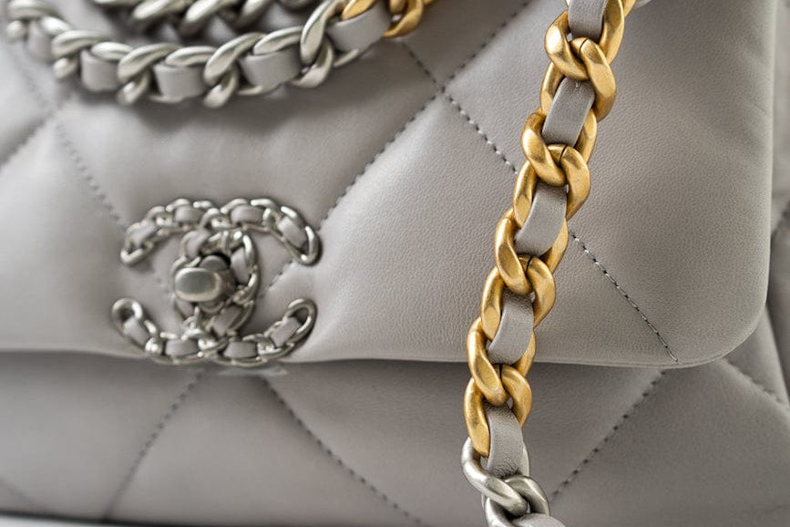 CHANEL Handbag 22C Light Grey Lambskin Quilted 19 Flap Small - Redeluxe