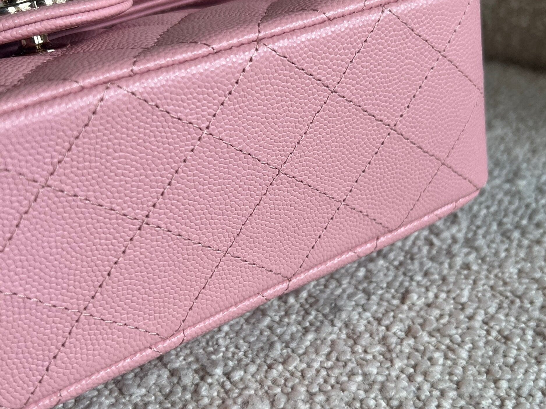 CHANEL Handbag 22C Sakura Pink Caviar Quilted Classic Flap Small LGHW - Redeluxe