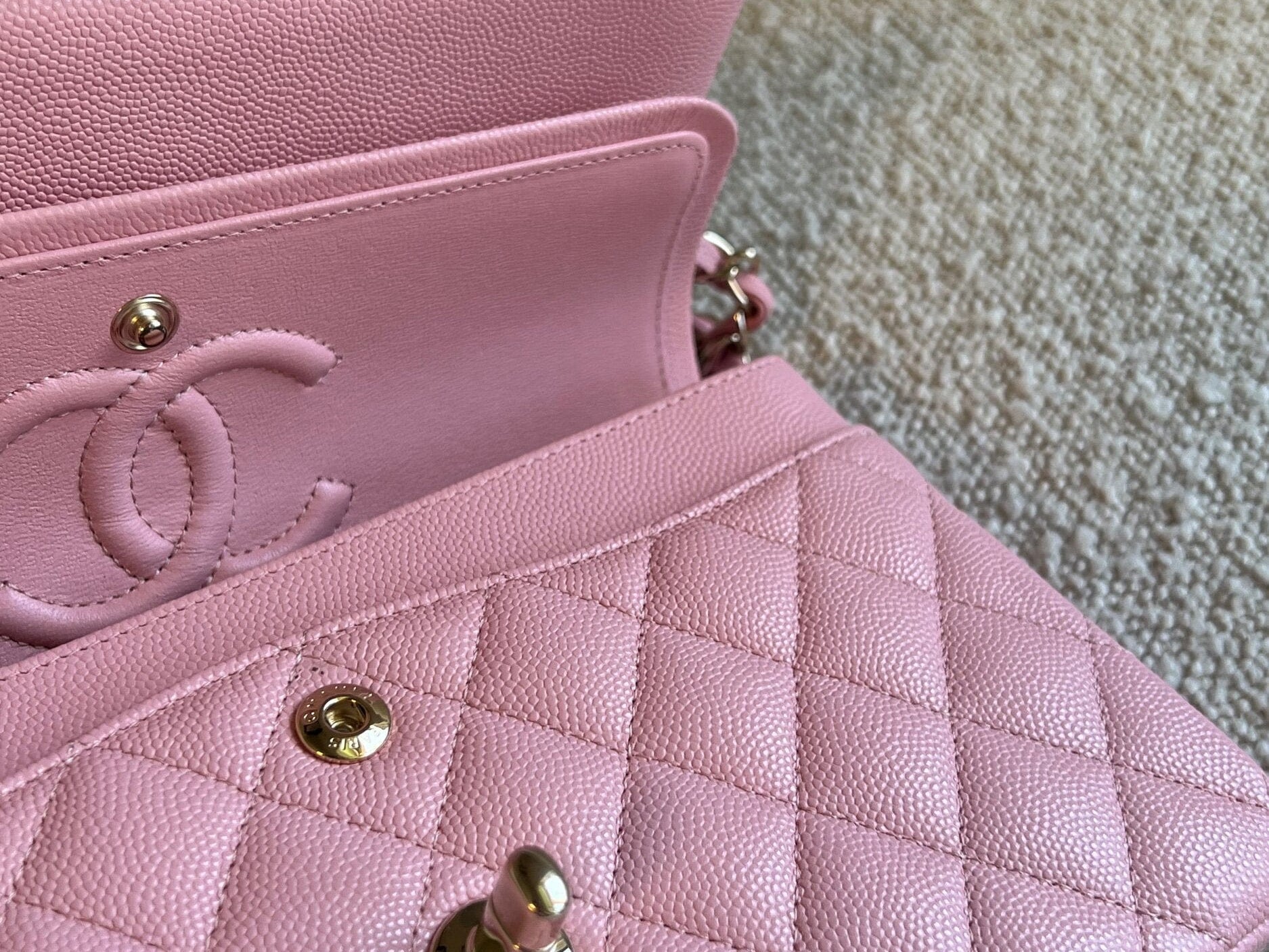CHANEL Handbag 22C Sakura Pink Caviar Quilted Classic Flap Small LGHW - Redeluxe