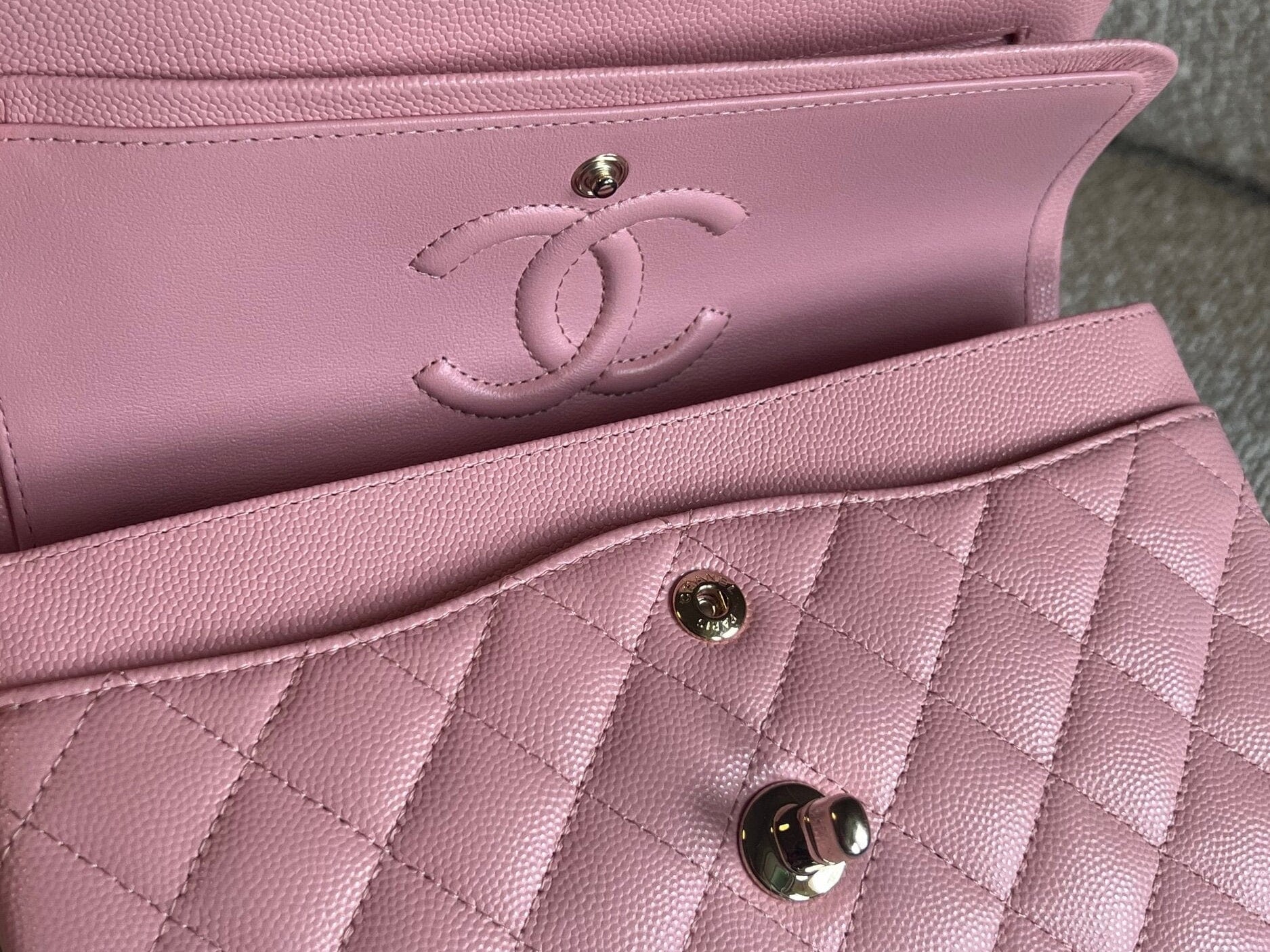 CHANEL Handbag 22C Sakura Pink Caviar Quilted Classic Flap Small LGHW - Redeluxe