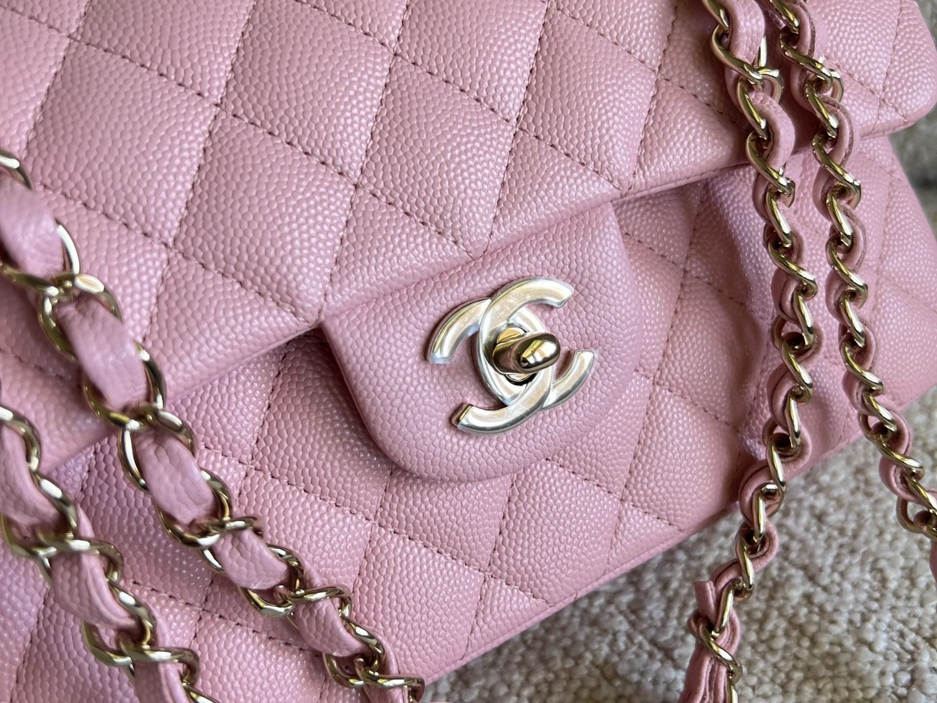 CHANEL Handbag 22C Sakura Pink Caviar Quilted Classic Flap Small LGHW - Redeluxe