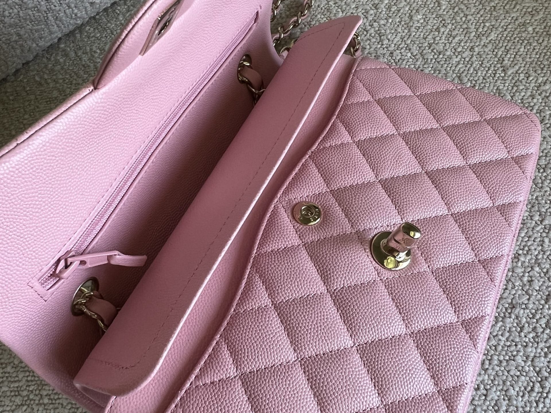 CHANEL Handbag 22C Sakura Pink Caviar Quilted Classic Flap Small LGHW - Redeluxe